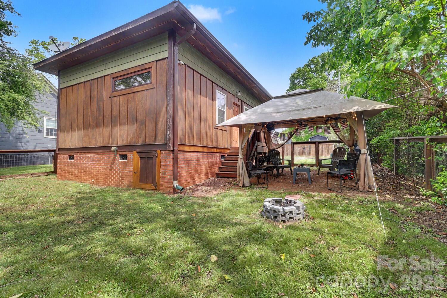 2816 Yadkin Avenue — Charlotte