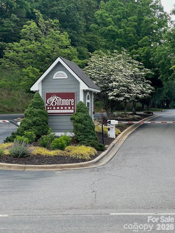 2903 Sagamore Lane — Asheville
