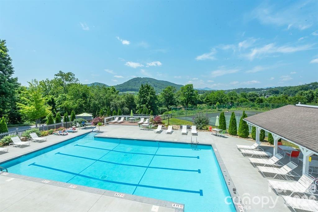 2903 Sagamore Lane — Asheville