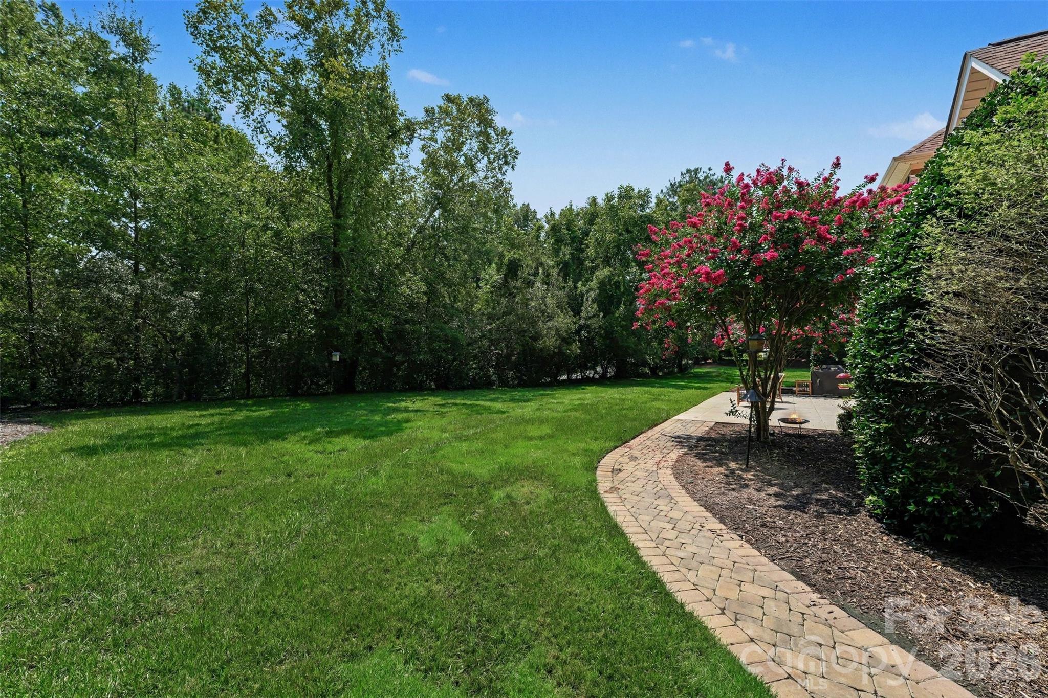 288 Indian Trail — Mooresville
