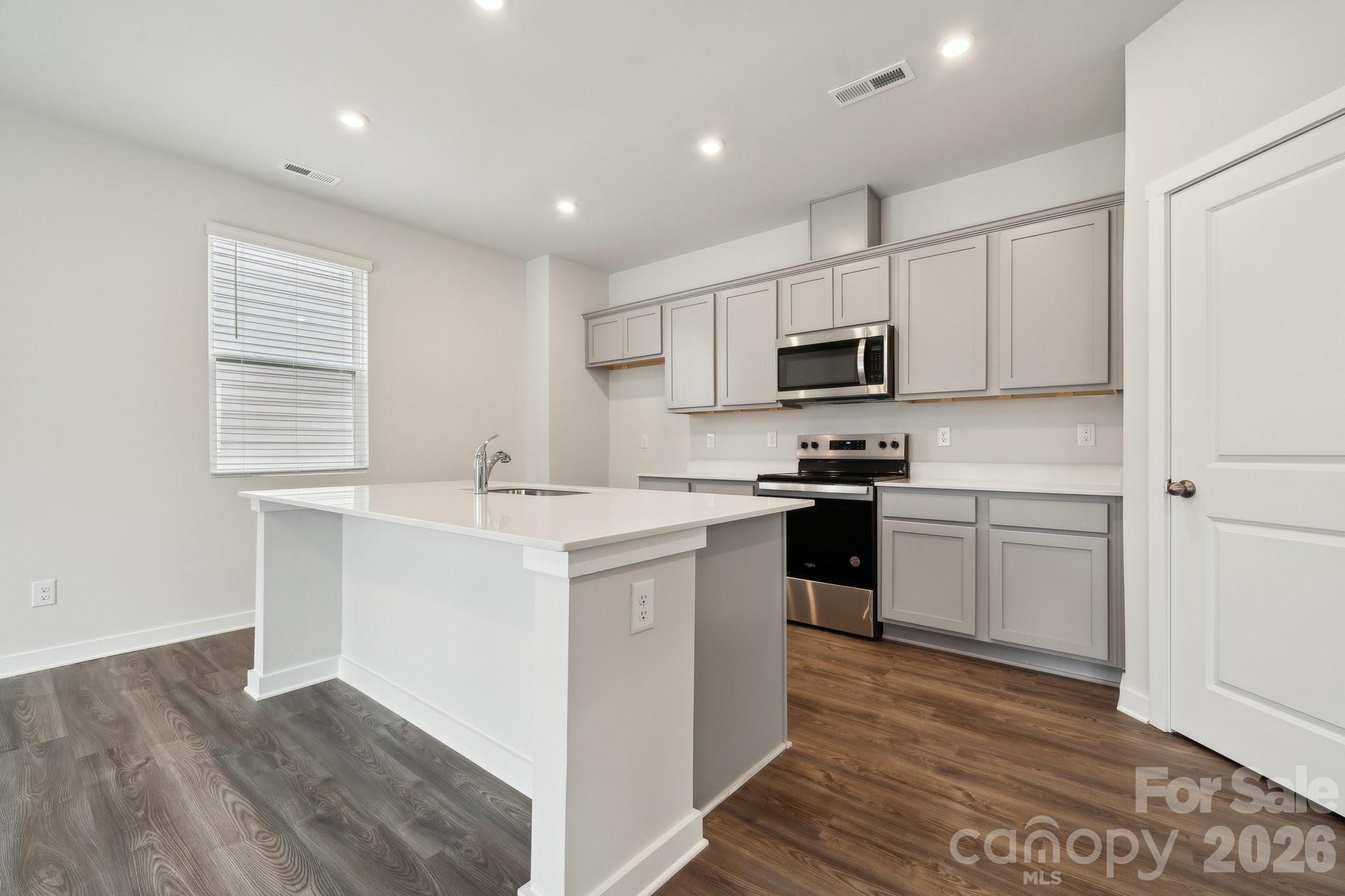 2941 31st Street Lane NE — Hickory