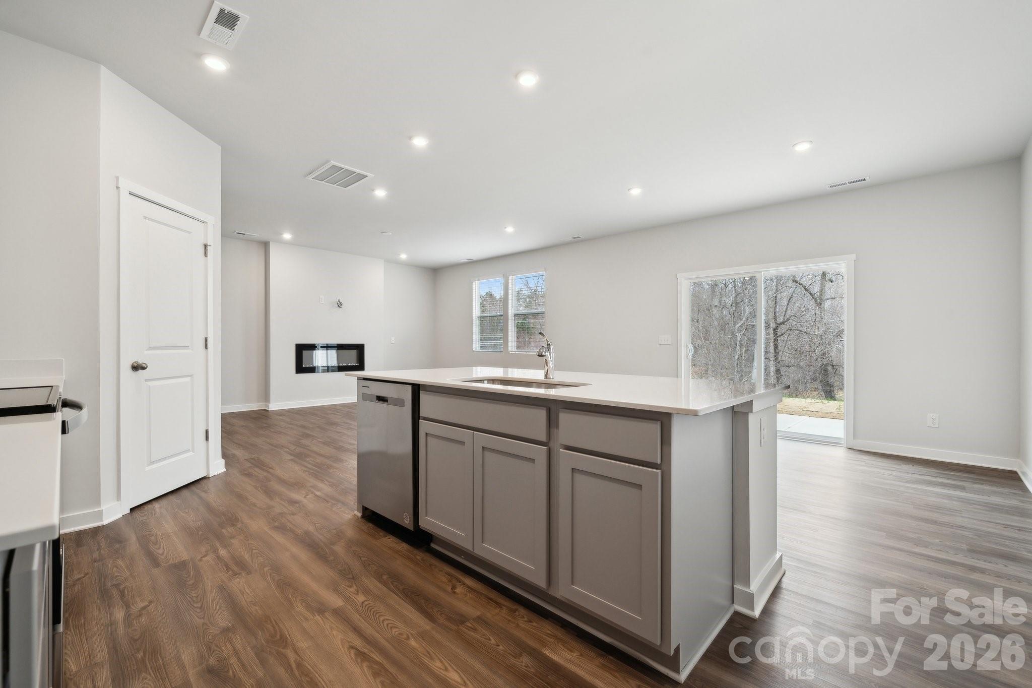 2941 31st Street Lane NE — Hickory