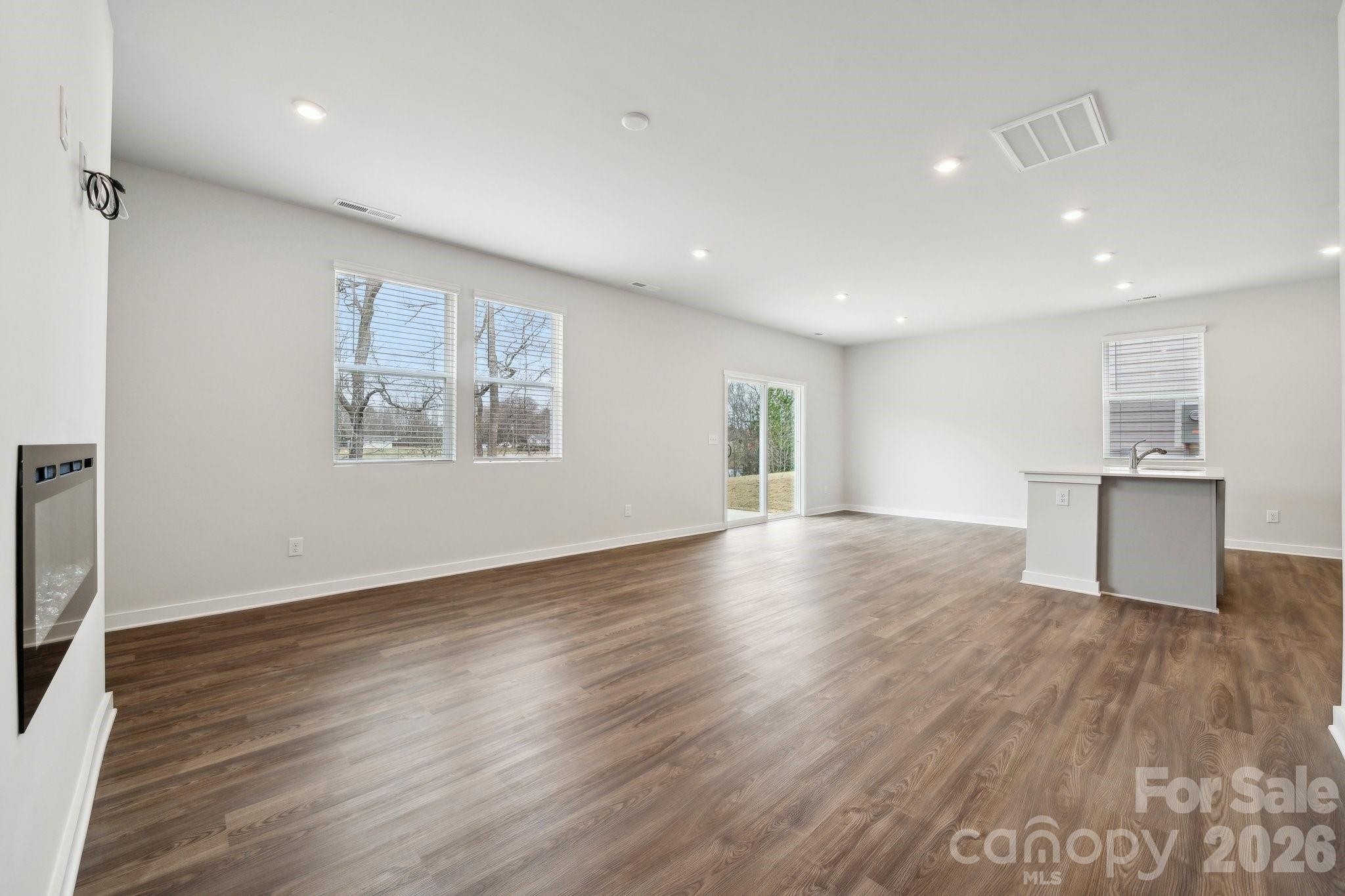 2941 31st Street Lane NE — Hickory