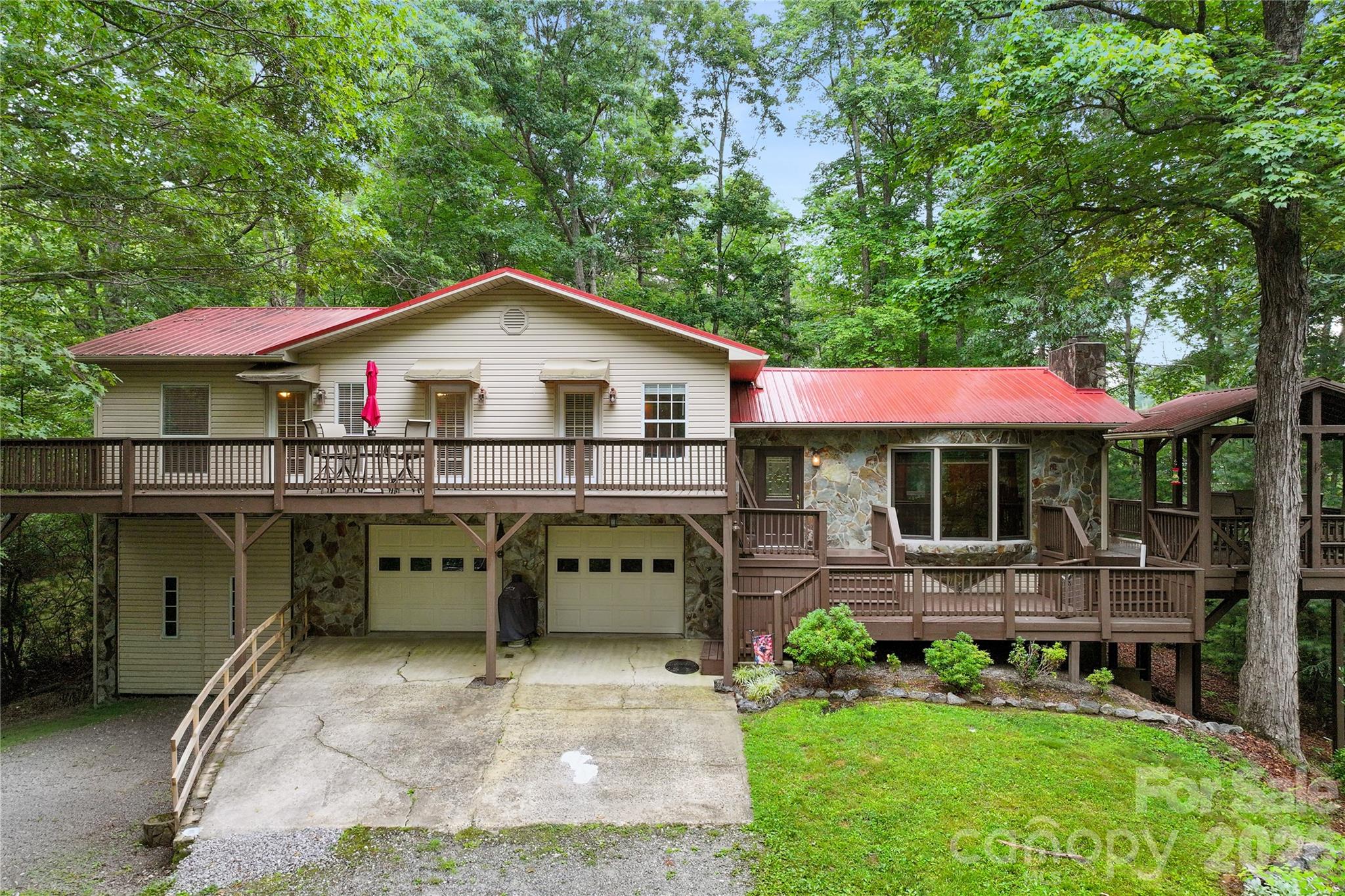 154 Hondah Boulevard — Brevard