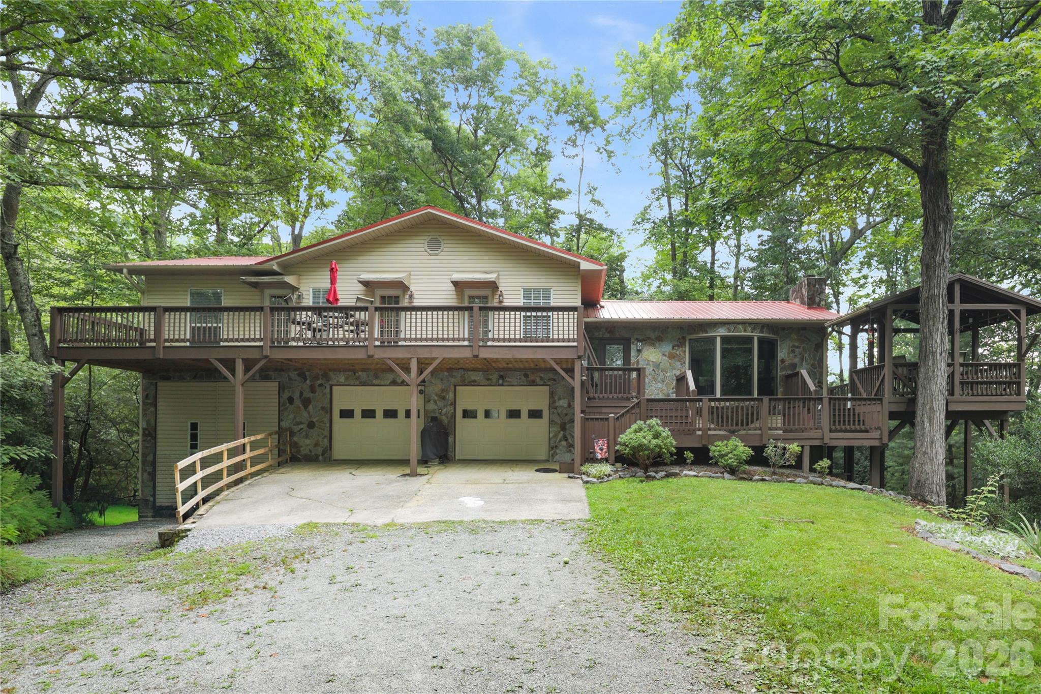 154 Hondah Boulevard — Brevard