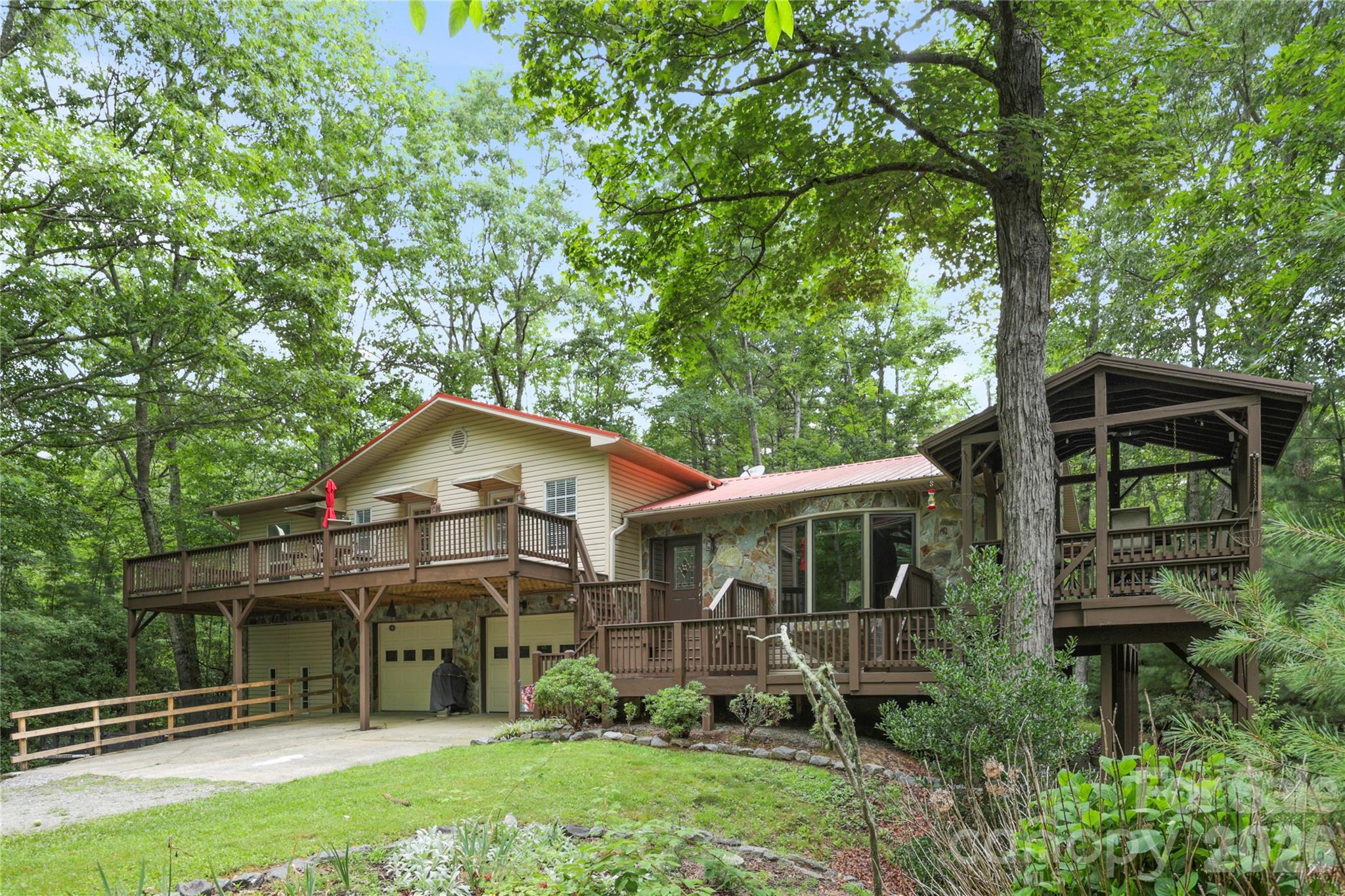 154 Hondah Boulevard — Brevard
