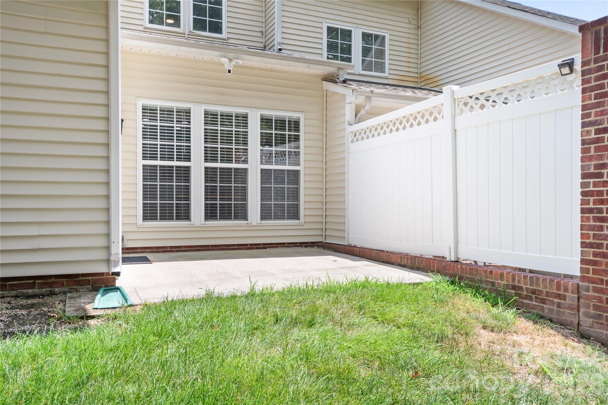 14661 Greenpoint Lane — Huntersville