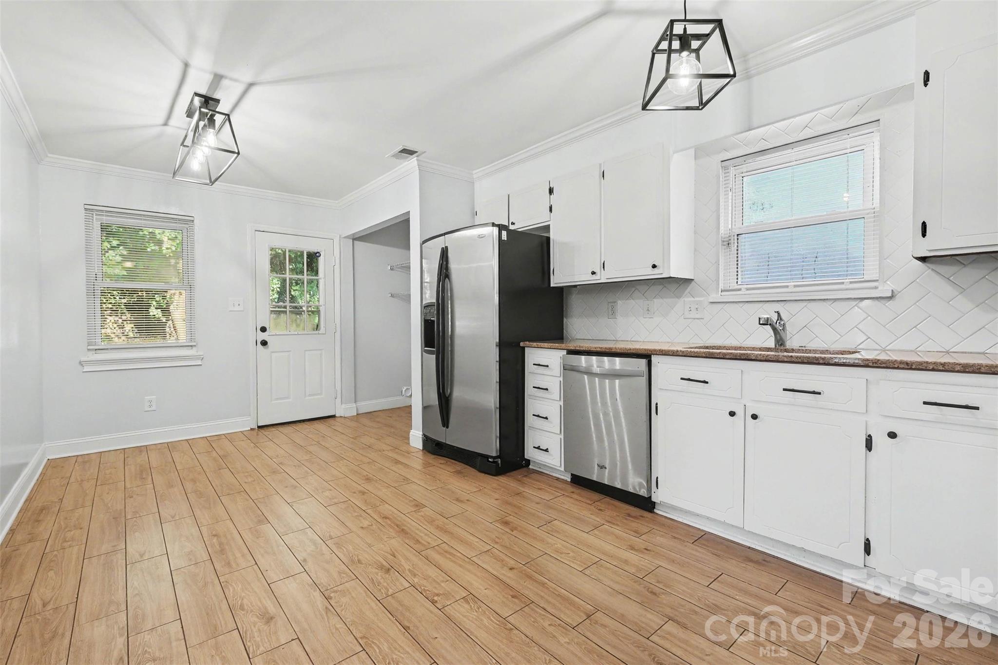 6739 Old Meadow Road — Charlotte