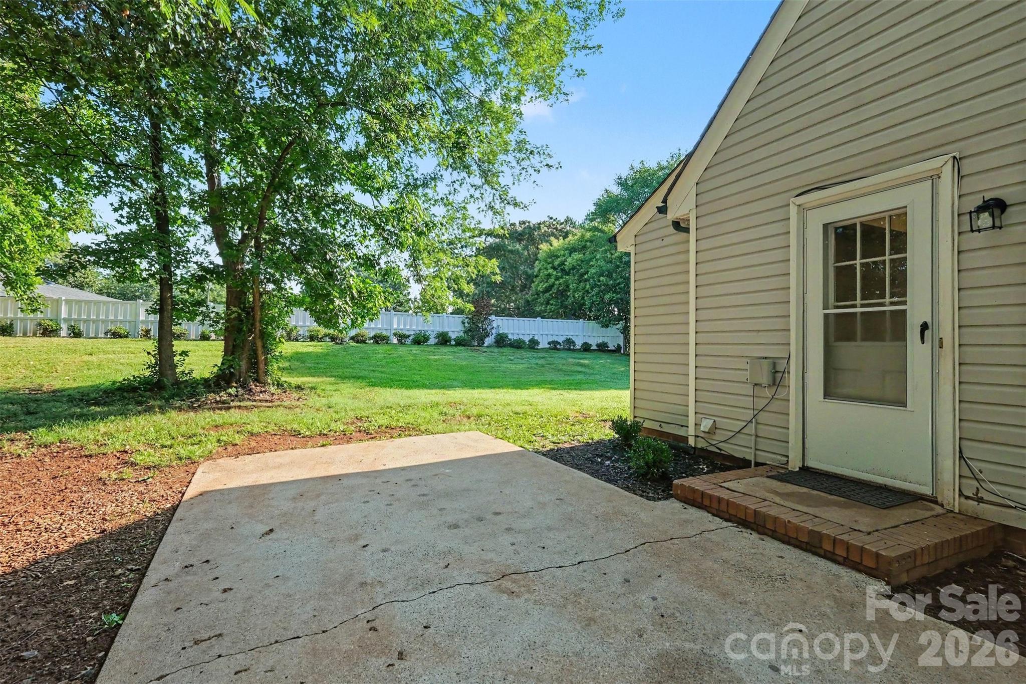6739 Old Meadow Road — Charlotte