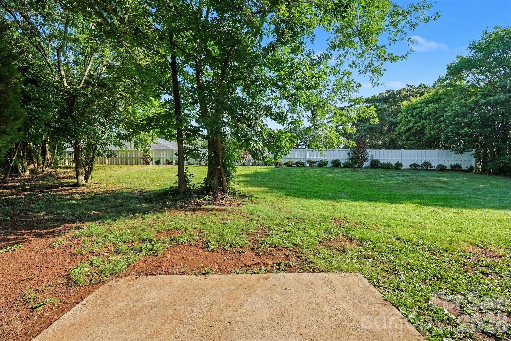 6739 Old Meadow Road — Charlotte