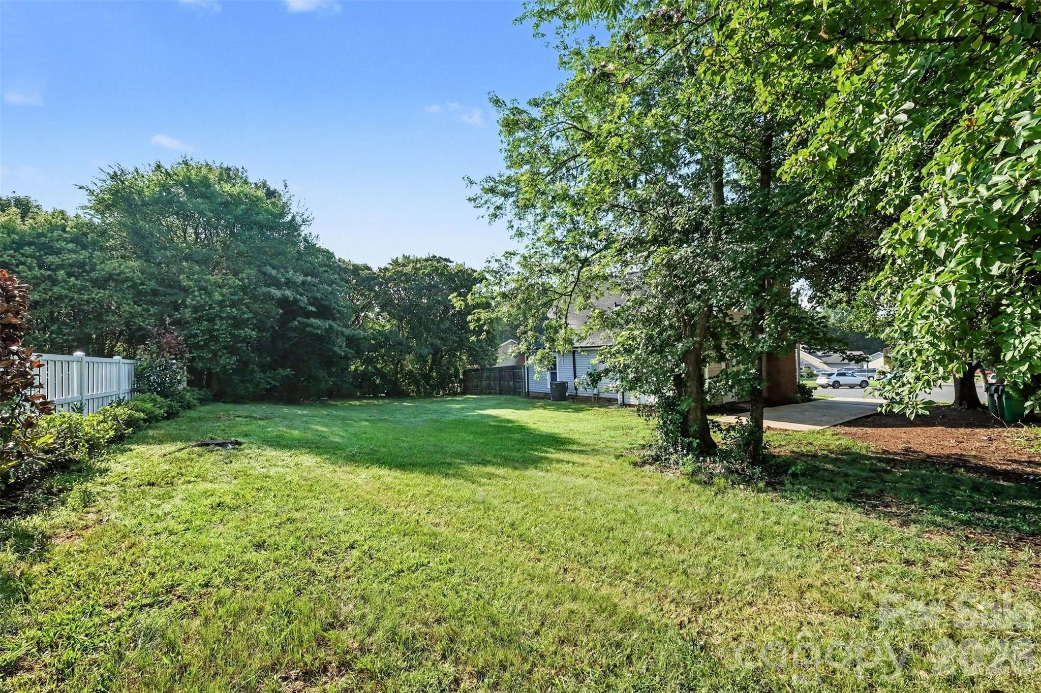 6739 Old Meadow Road — Charlotte
