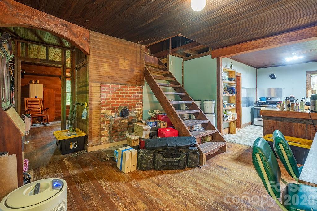 8485 Meadow Fork Road — Hot Springs