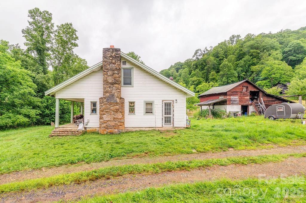 8485 Meadow Fork Road — Hot Springs