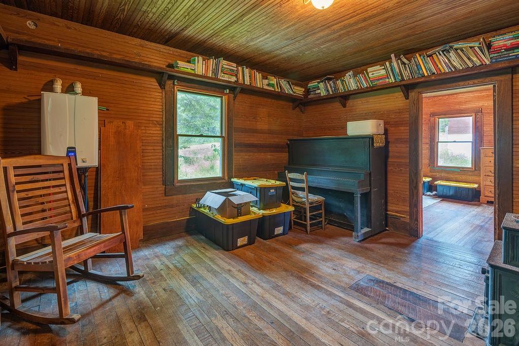 8485 Meadow Fork Road — Hot Springs