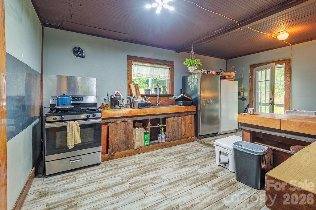 8485 Meadow Fork Road — Hot Springs