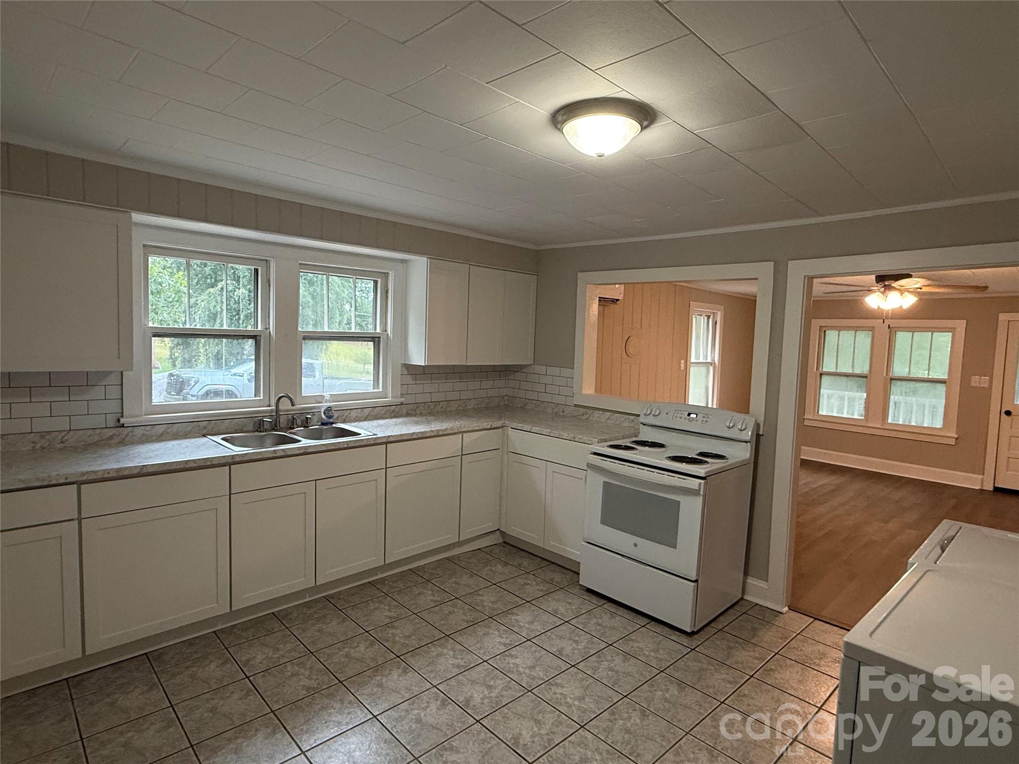 4954 Crawley Dale Street — Morganton