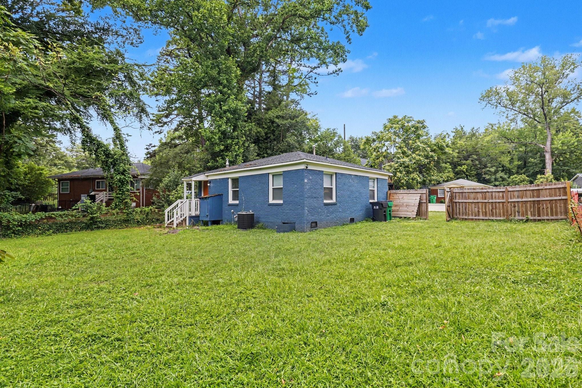2708 Catalina Avenue — Charlotte