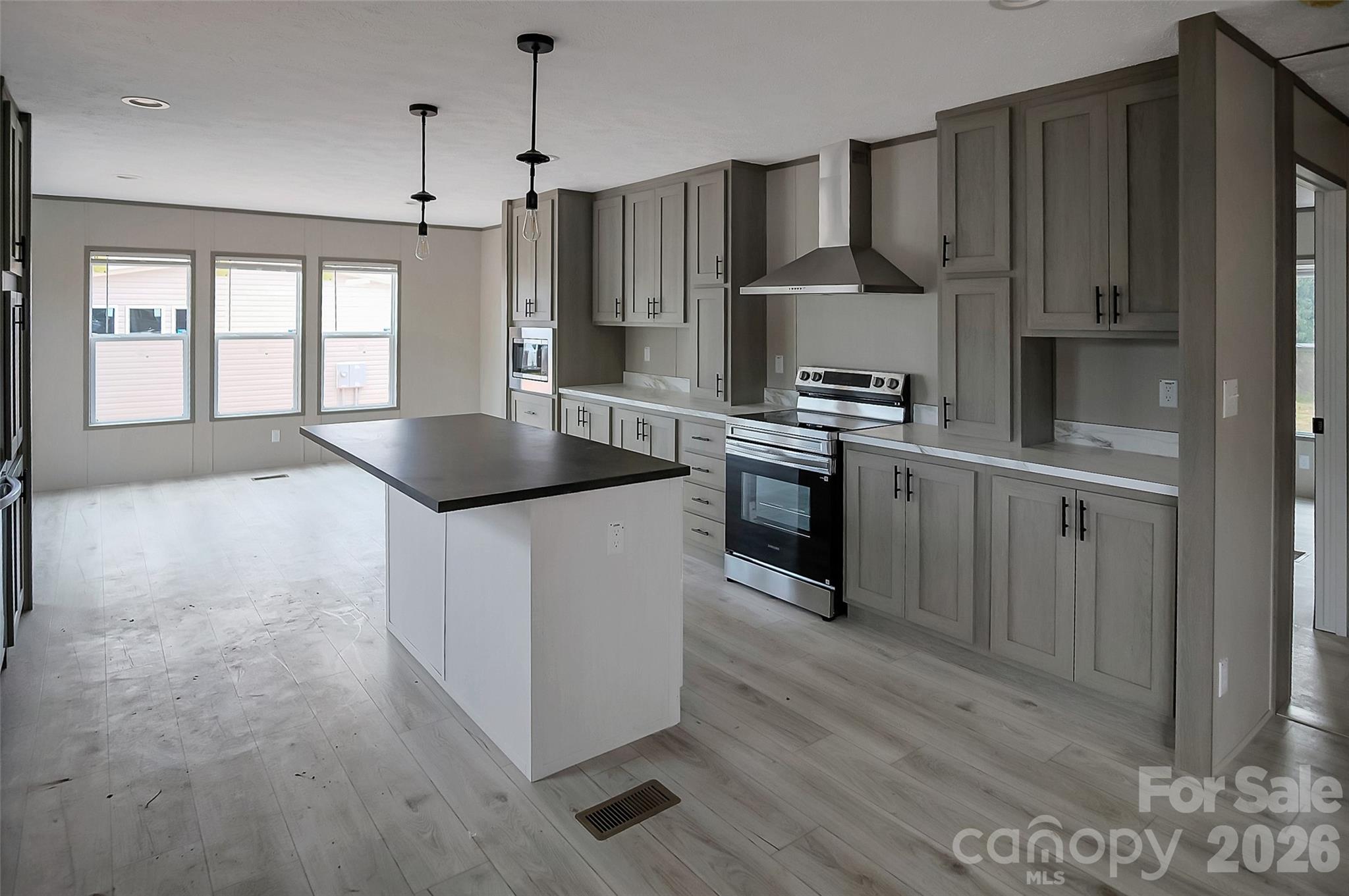 805 Eagle View Lane — Lawndale