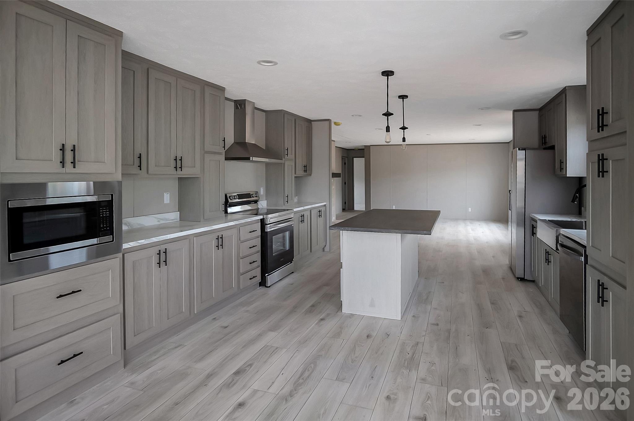 805 Eagle View Lane — Lawndale