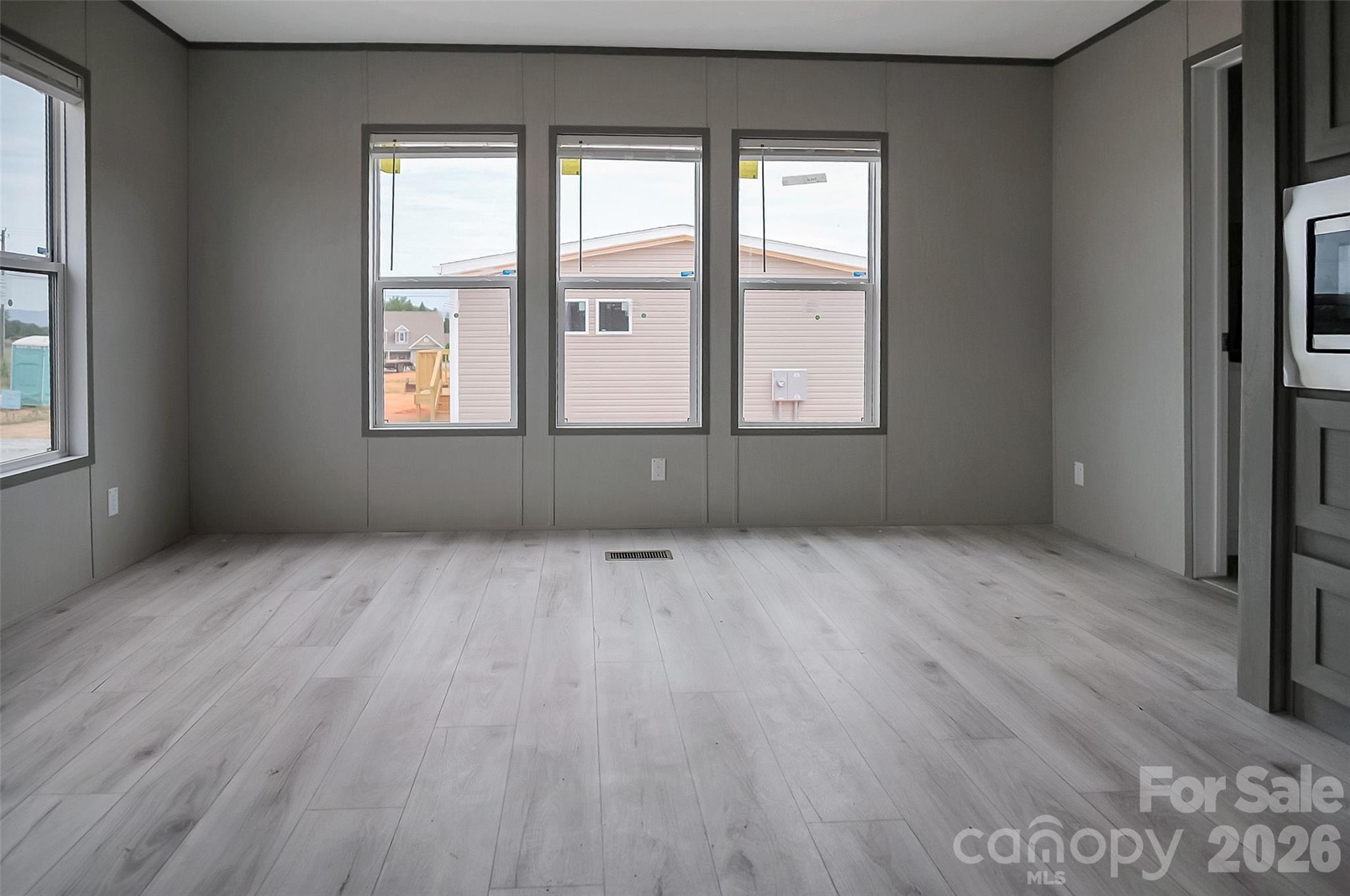 805 Eagle View Lane — Lawndale