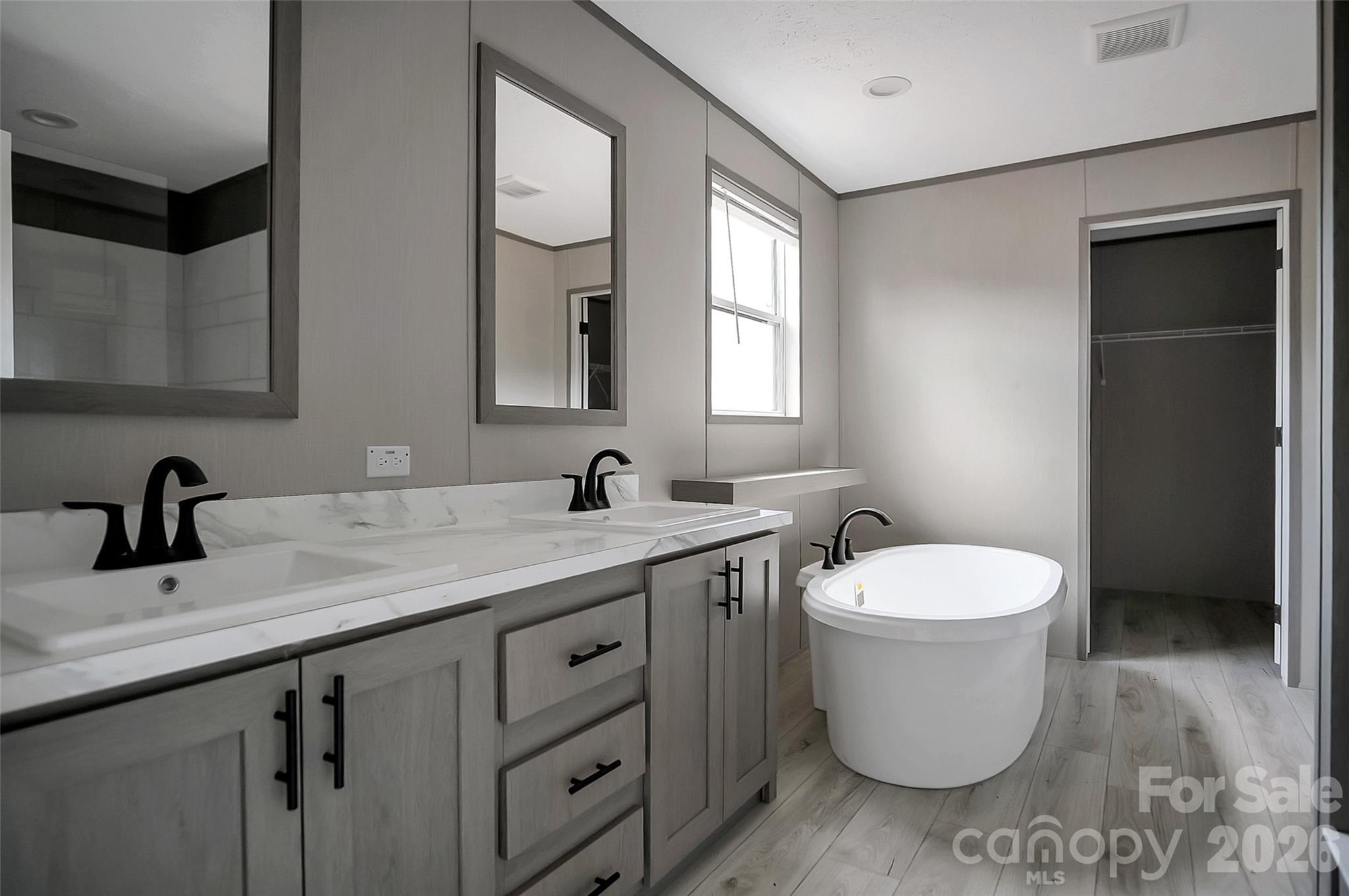 805 Eagle View Lane — Lawndale
