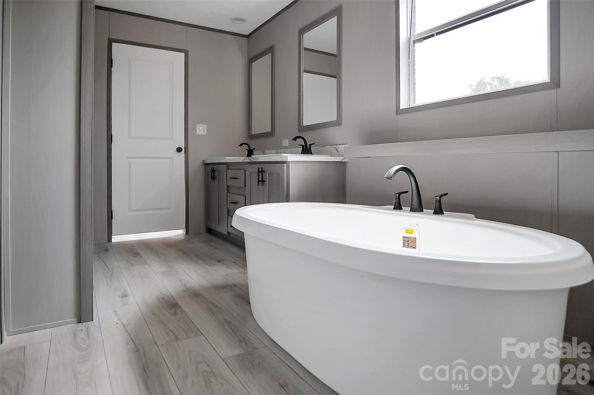 805 Eagle View Lane — Lawndale