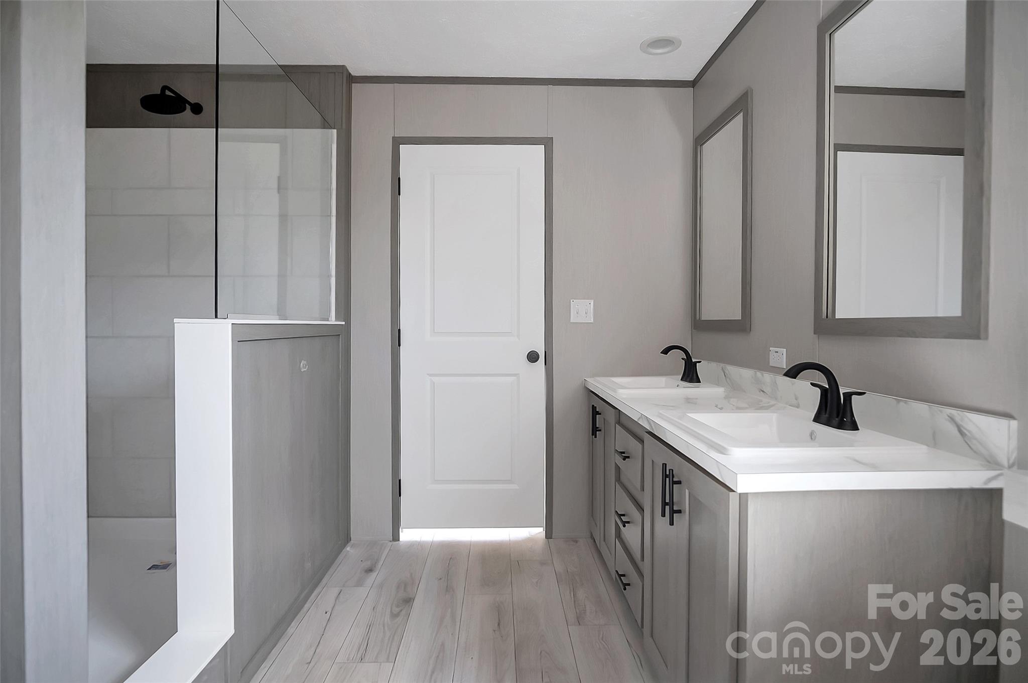 805 Eagle View Lane — Lawndale