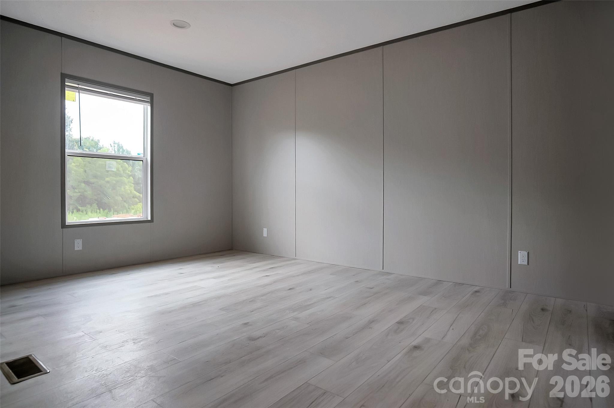 805 Eagle View Lane — Lawndale