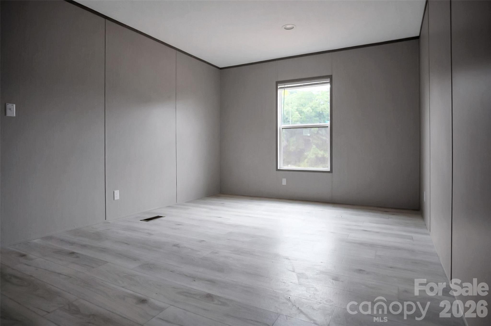 805 Eagle View Lane — Lawndale
