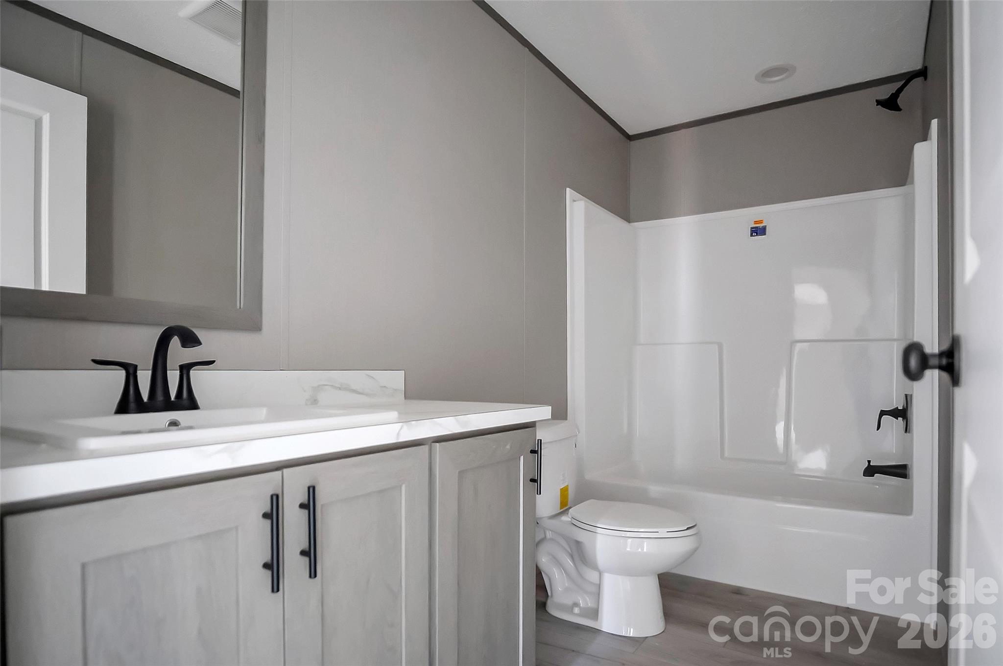 805 Eagle View Lane — Lawndale