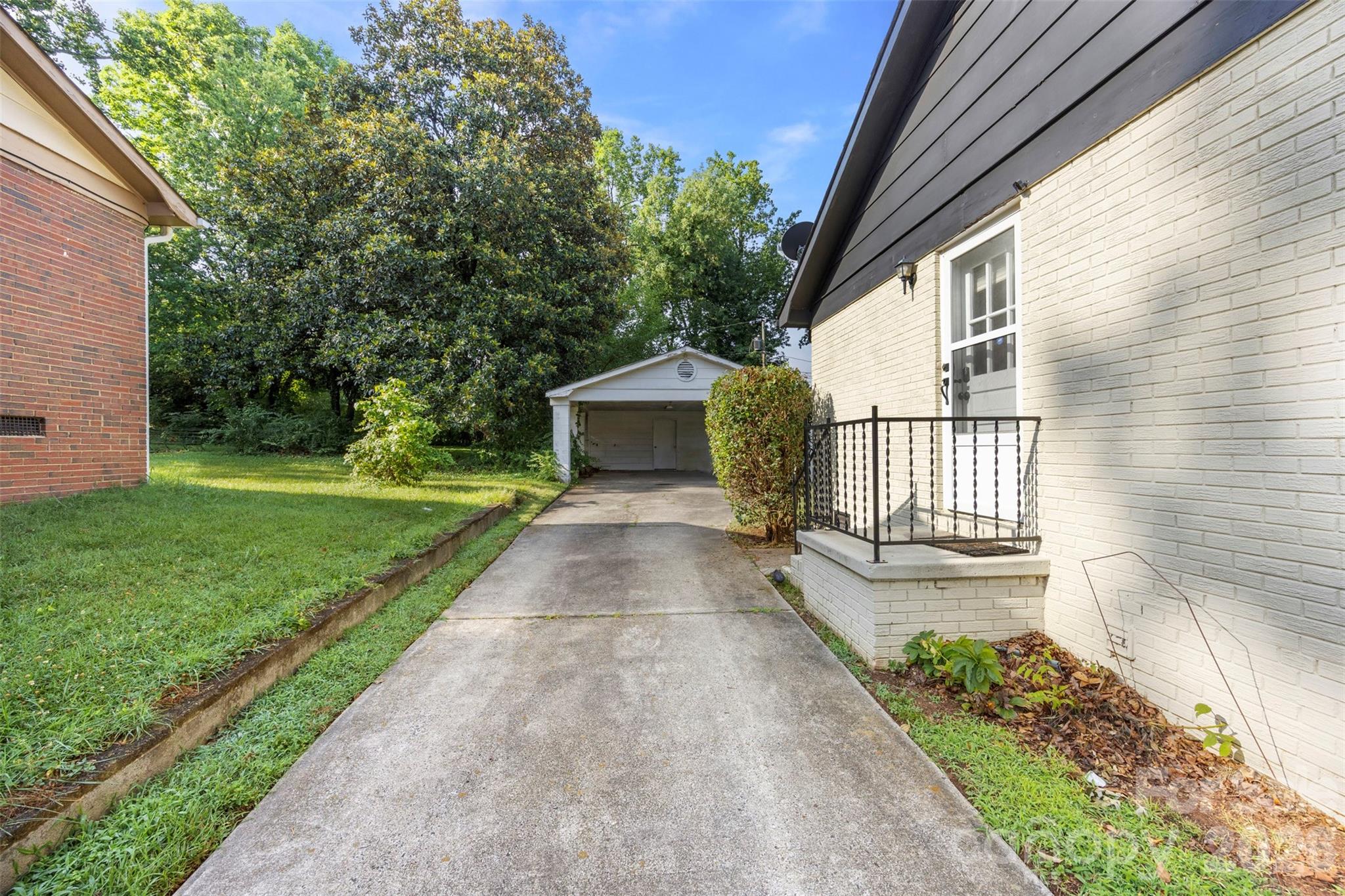 1830 Northbrook Drive — Charlotte