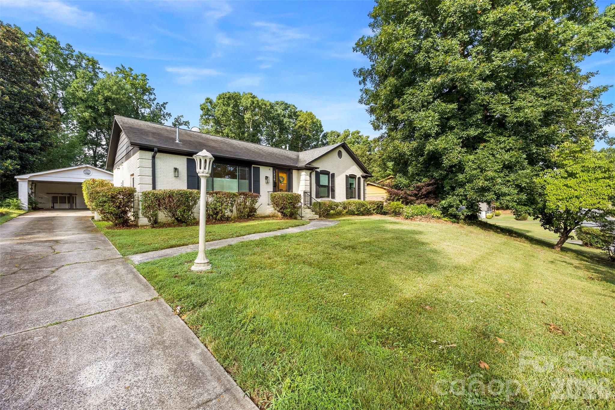 1830 Northbrook Drive — Charlotte