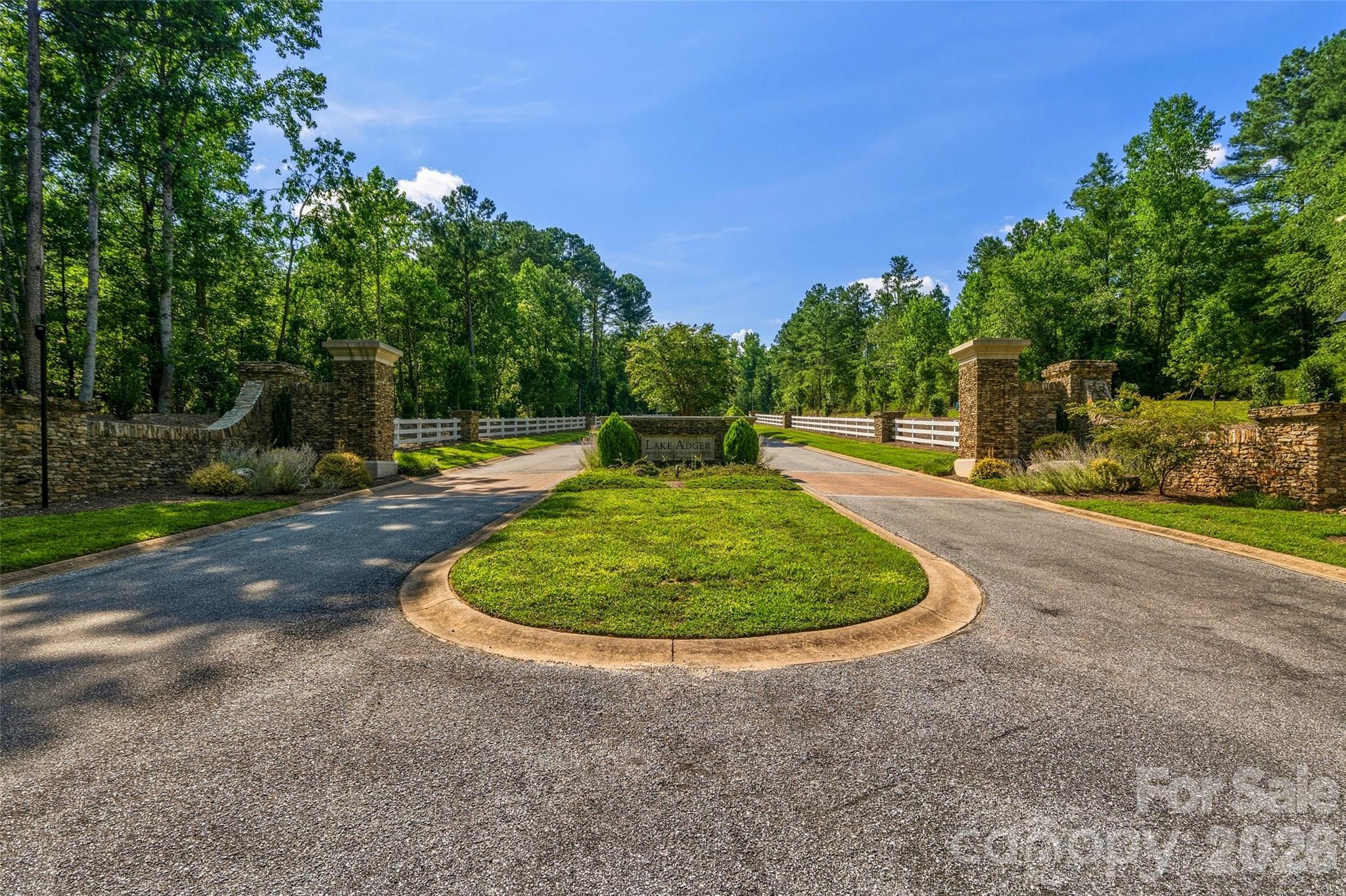4551 Lake Adger Parkway — Mill Spring