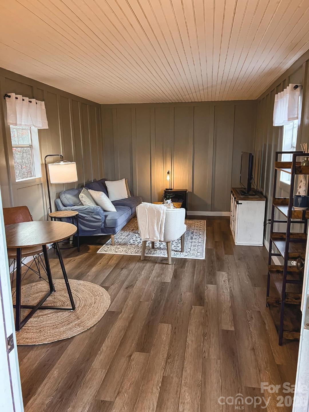 4551 Lake Adger Parkway — Mill Spring
