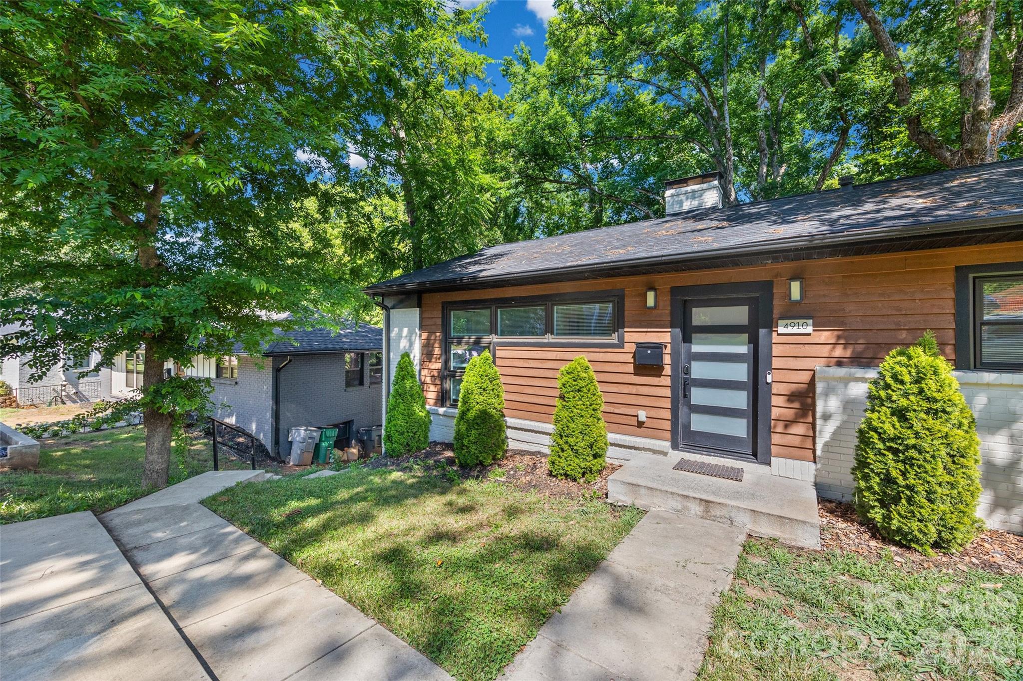 4910 Valley Stream Road — Charlotte