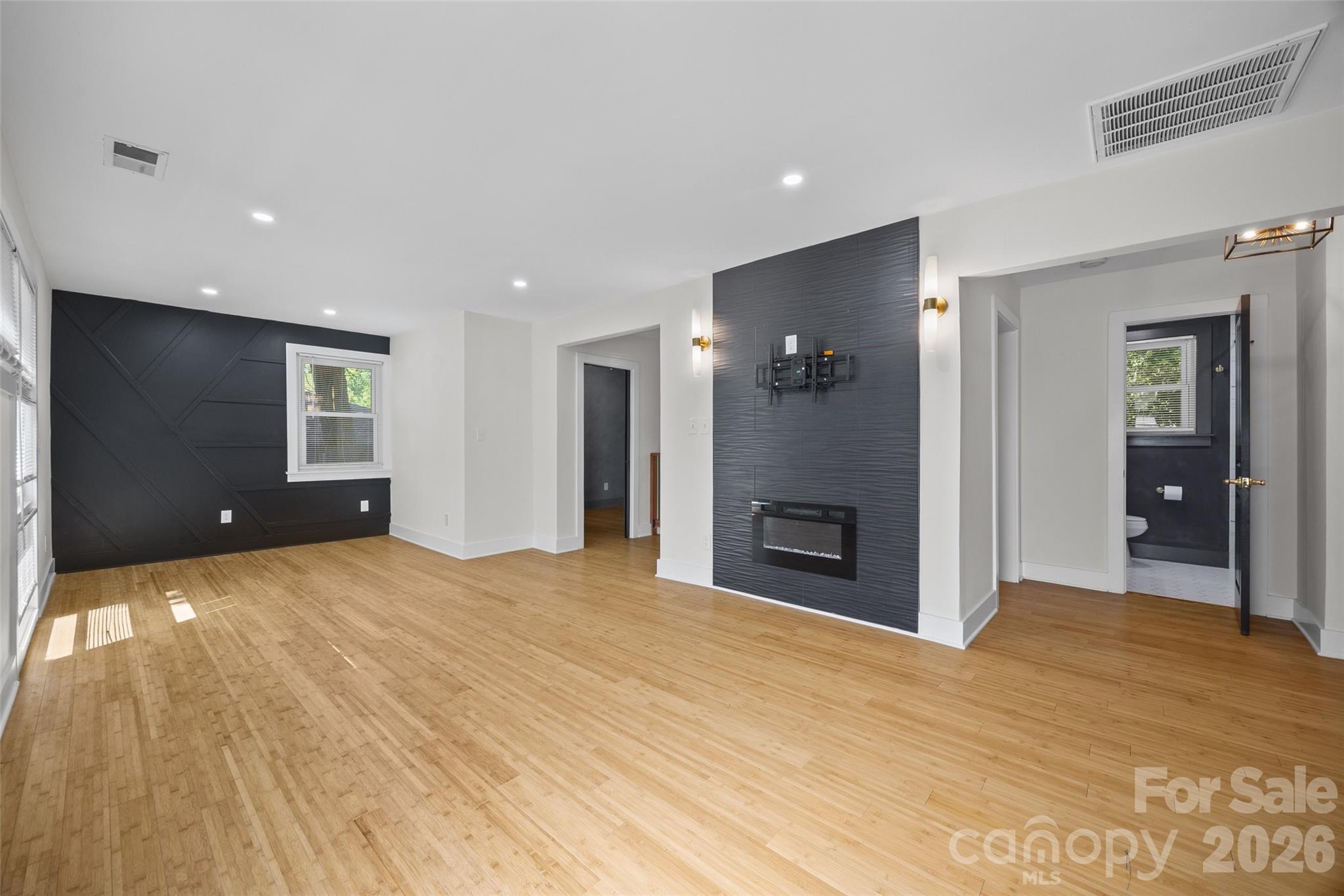 4910 Valley Stream Road — Charlotte