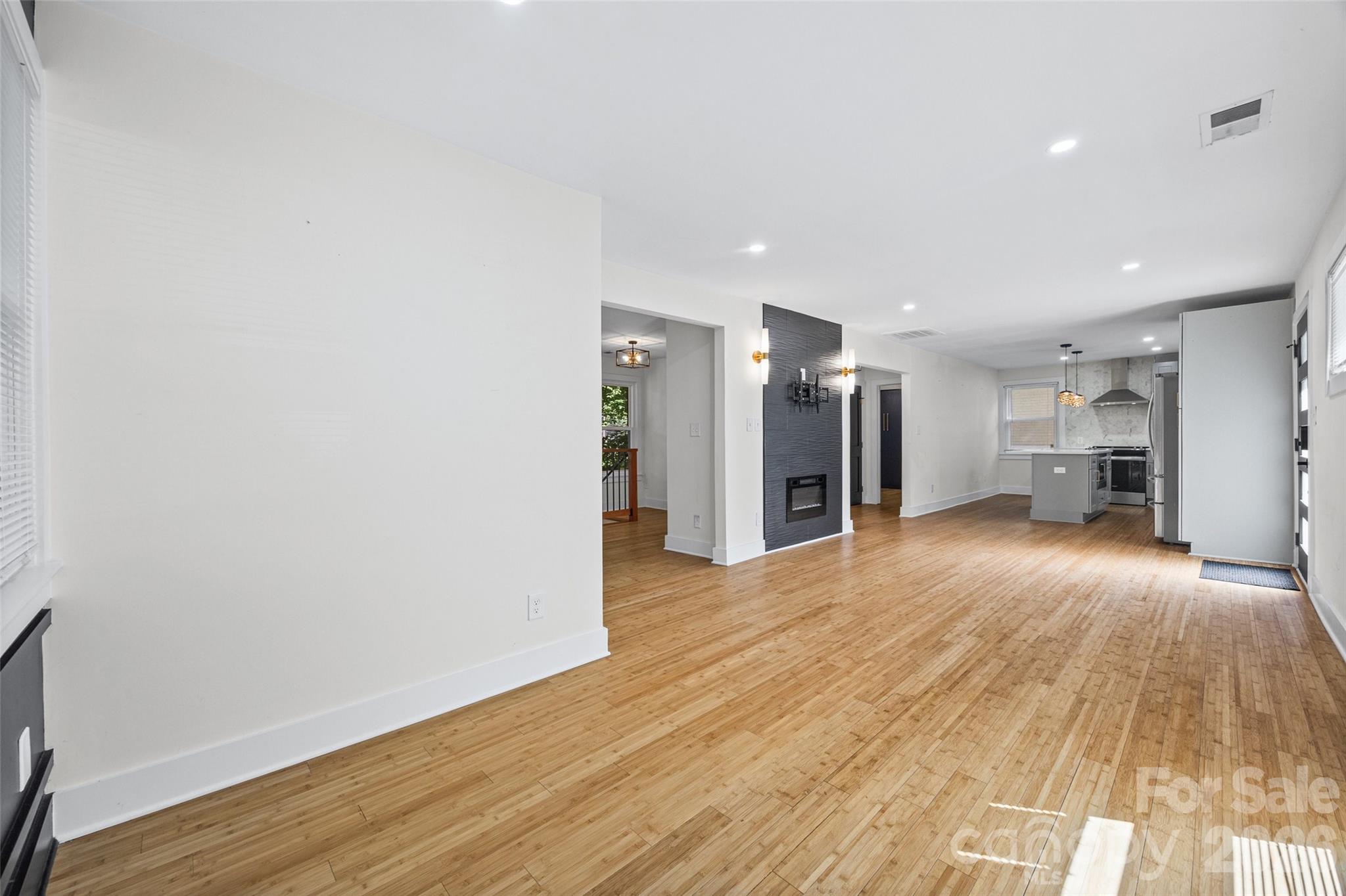 4910 Valley Stream Road — Charlotte