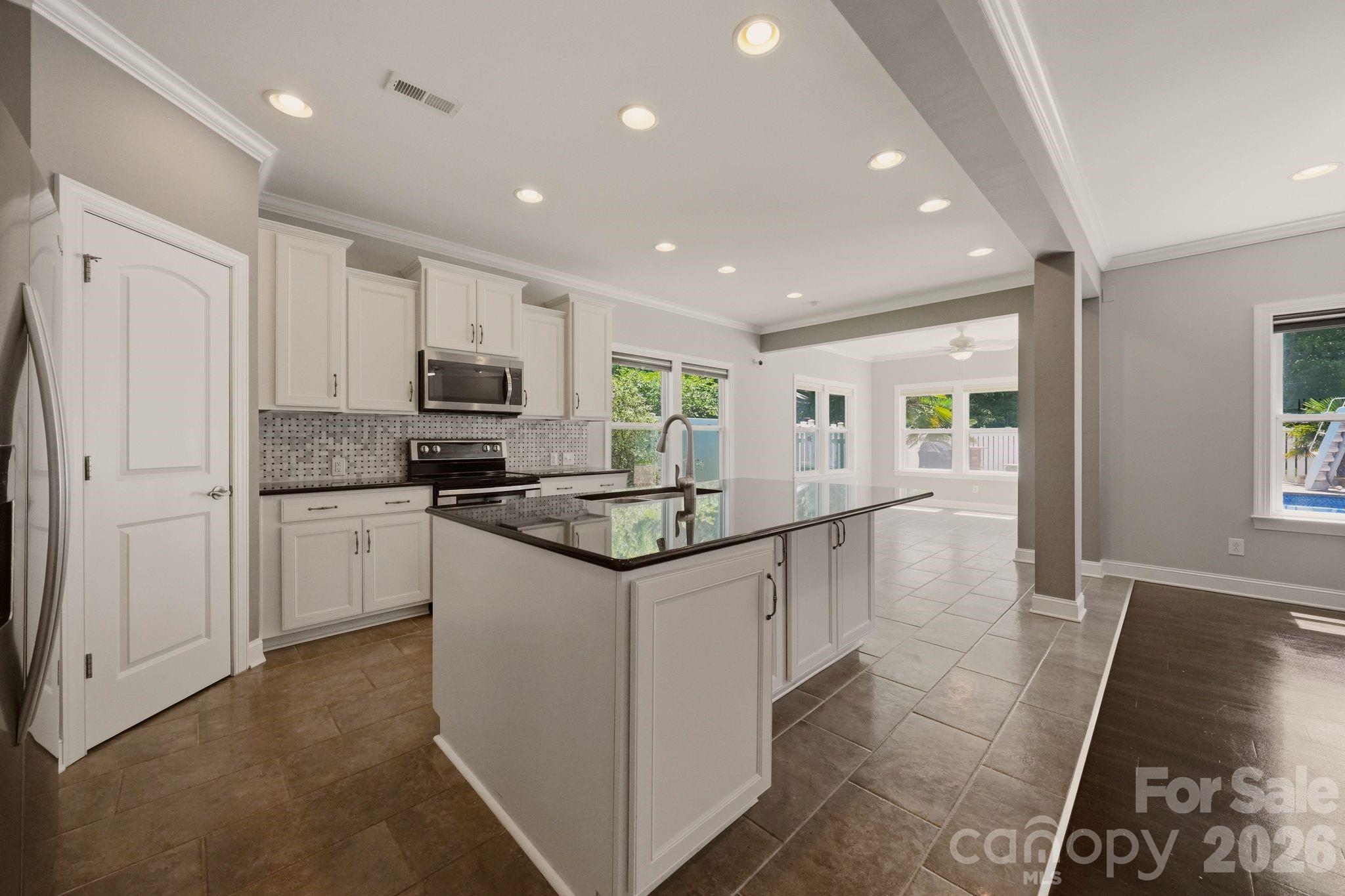 125 Paradise Hills Circle — Mooresville