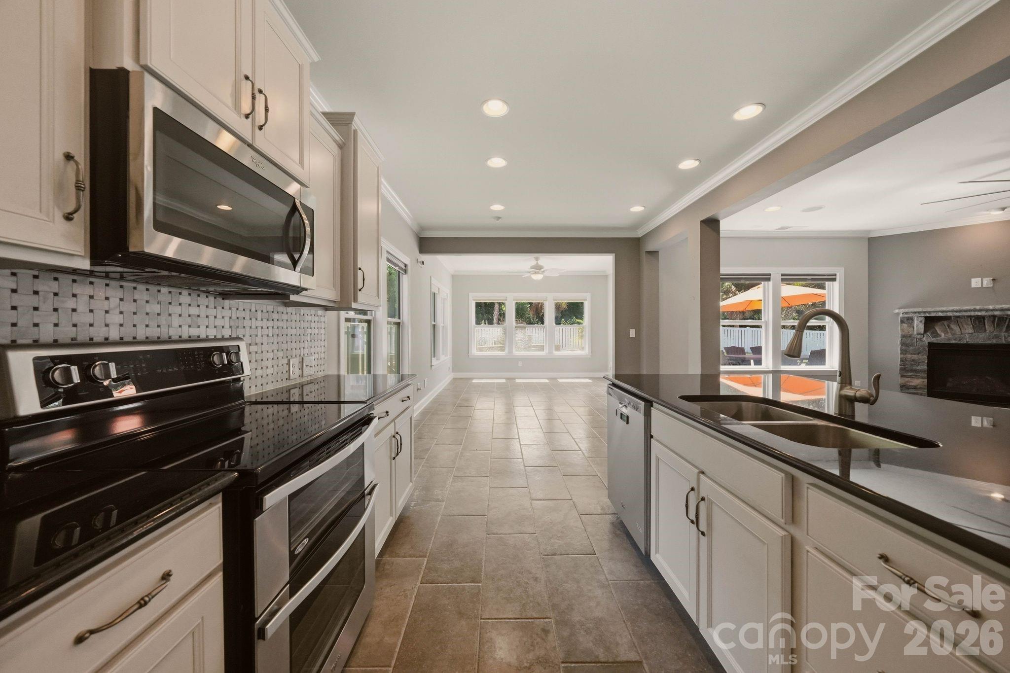 125 Paradise Hills Circle — Mooresville