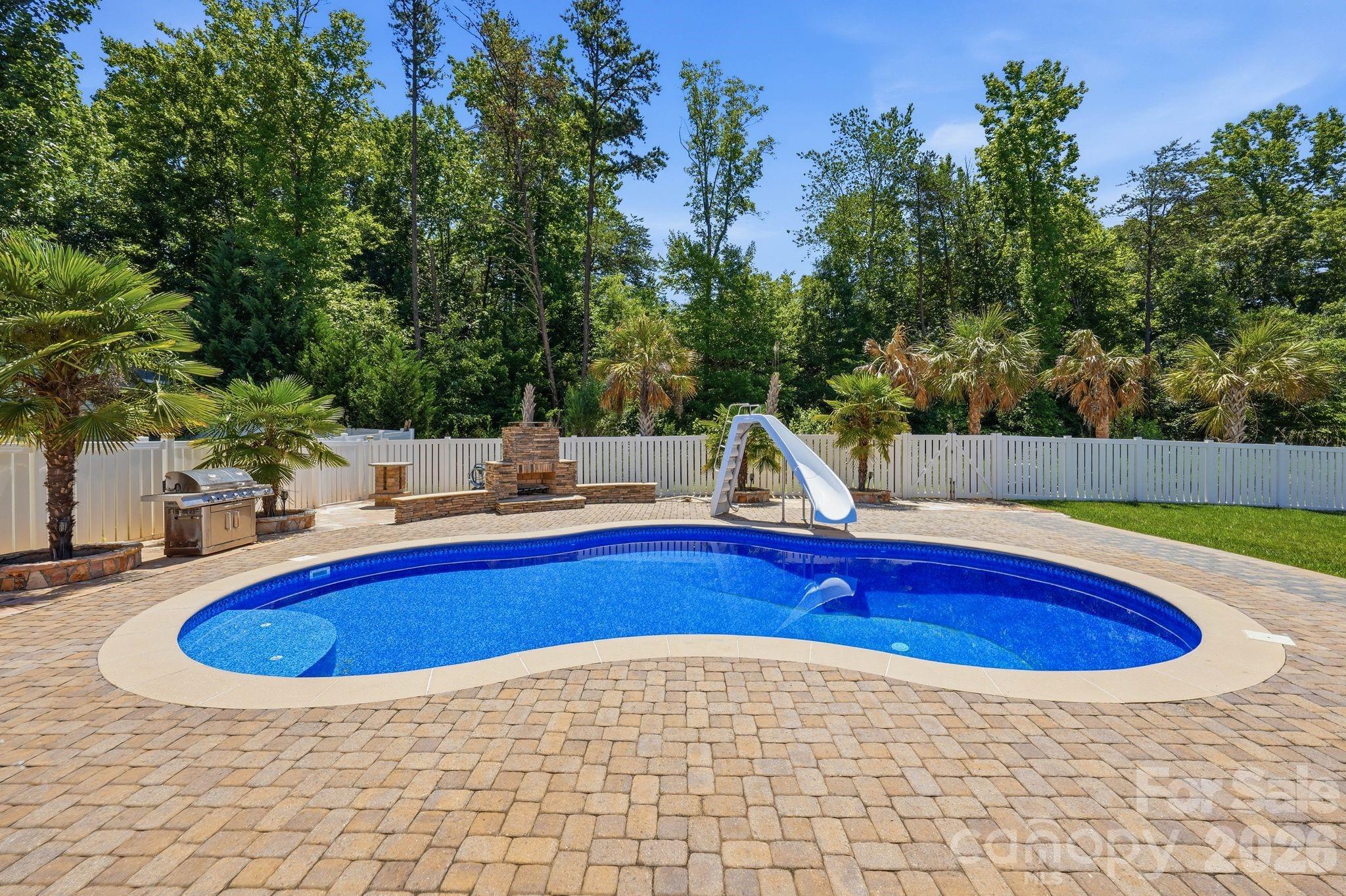 125 Paradise Hills Circle — Mooresville