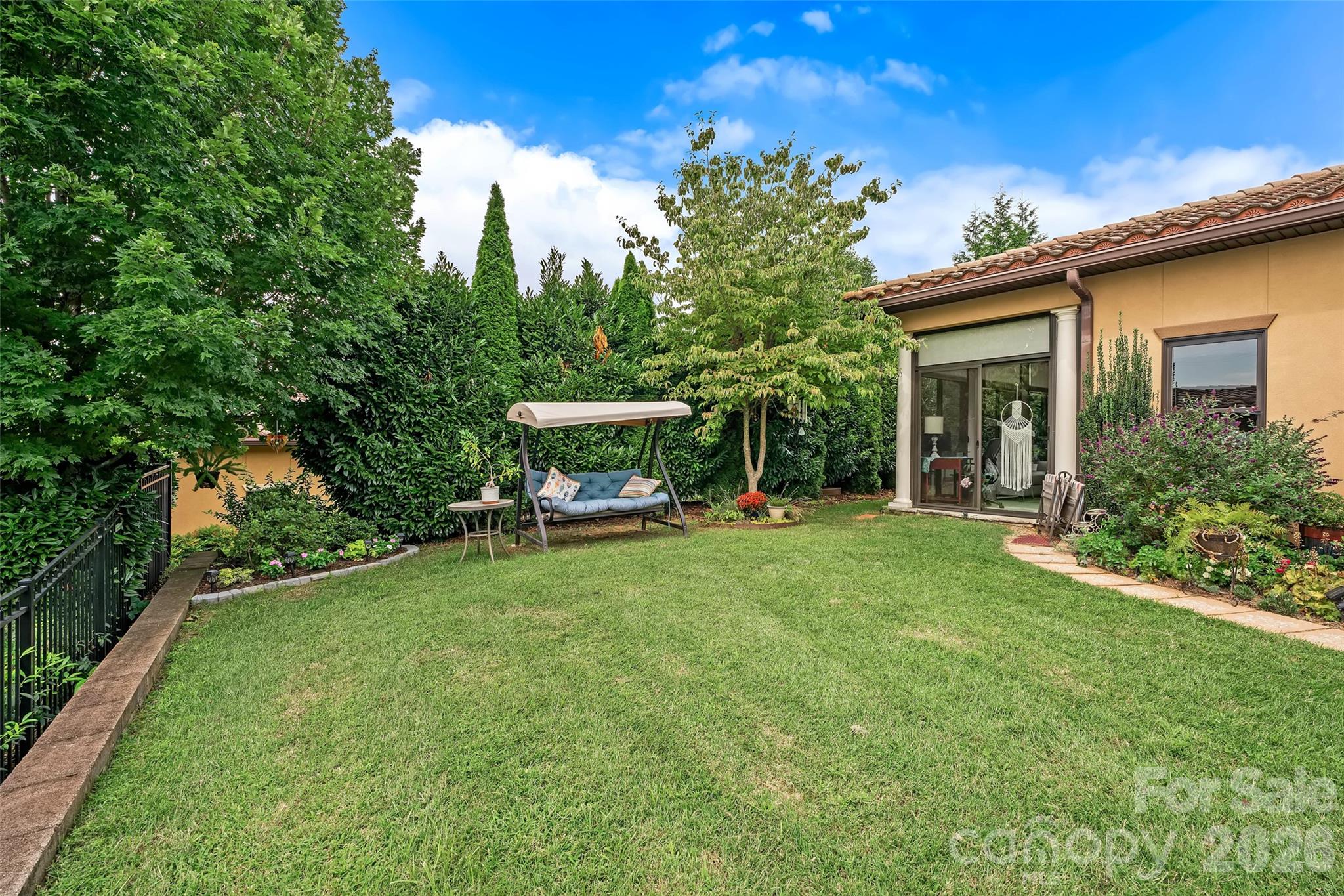 25 Ocaso Drive — Asheville