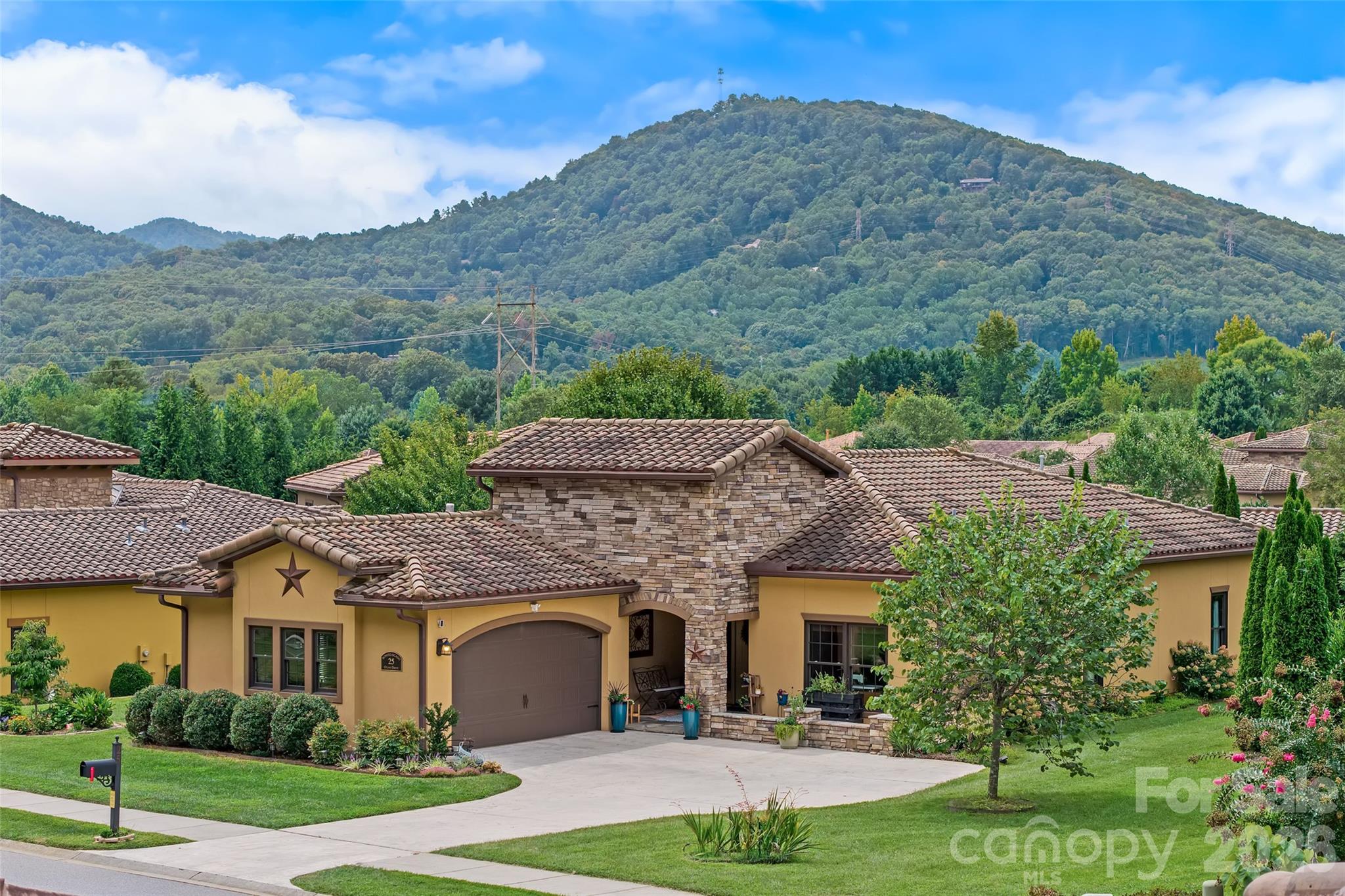 25 Ocaso Drive — Asheville