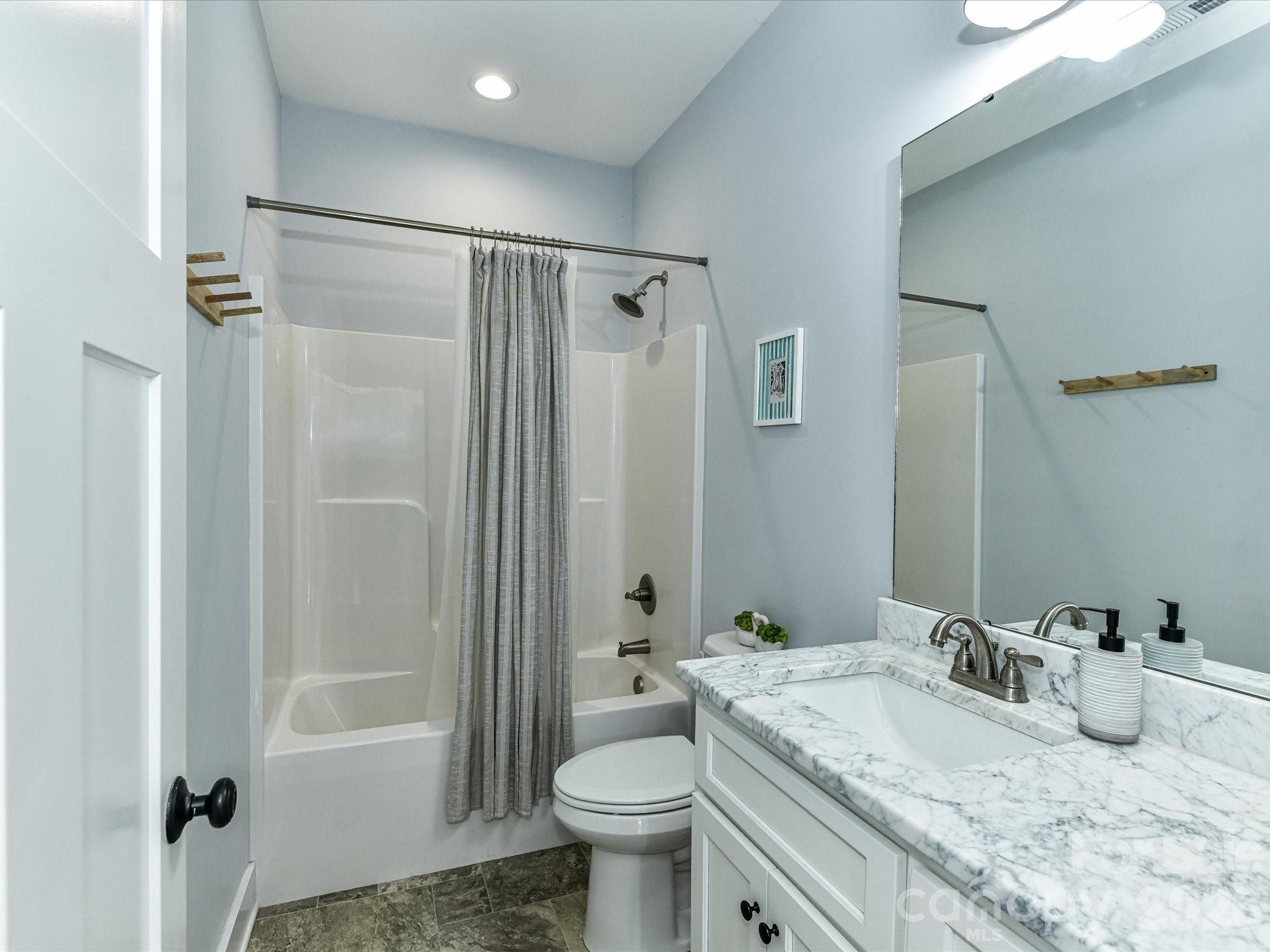 423 Ellicott Lane — Locust