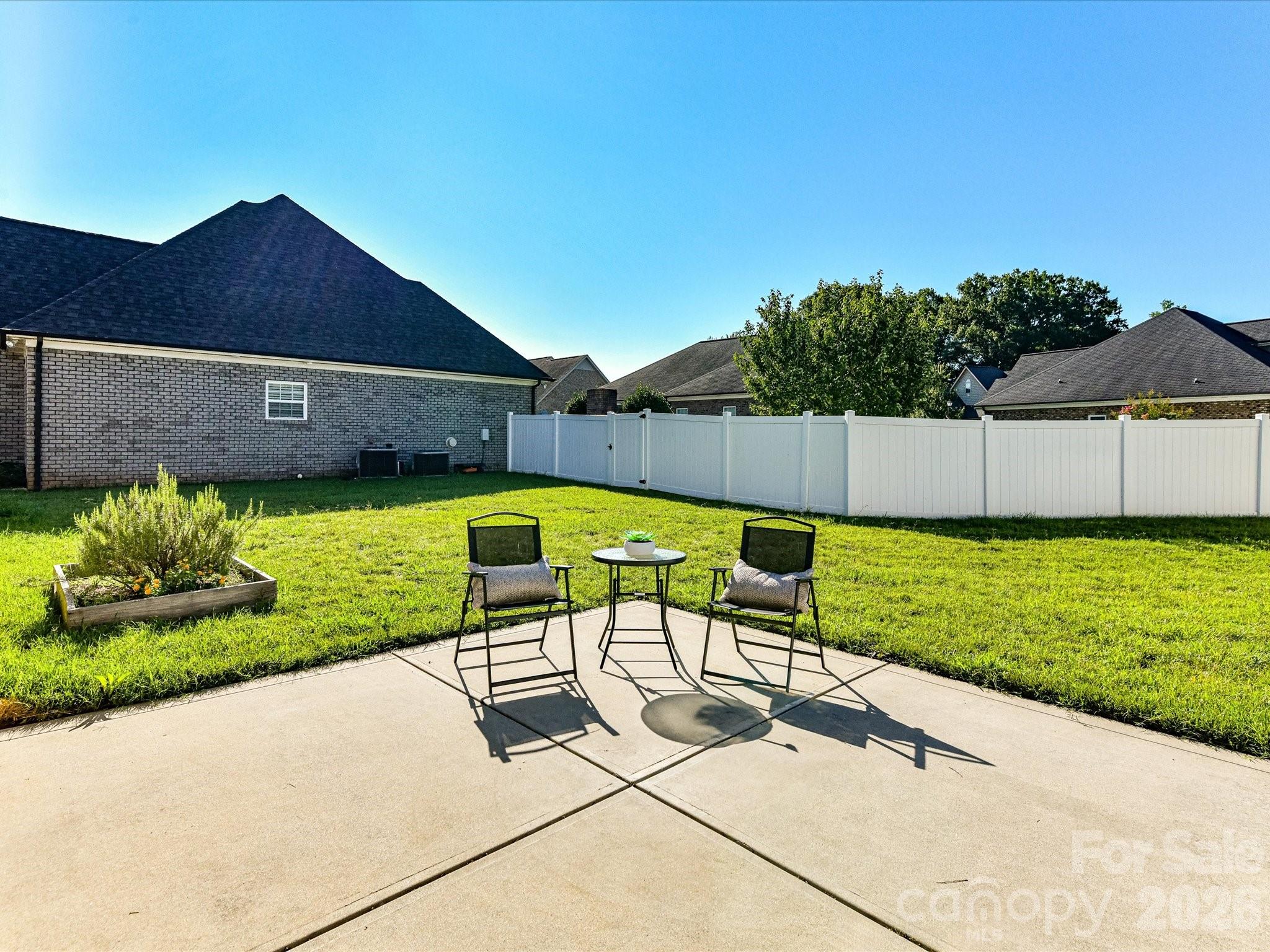 423 Ellicott Lane — Locust