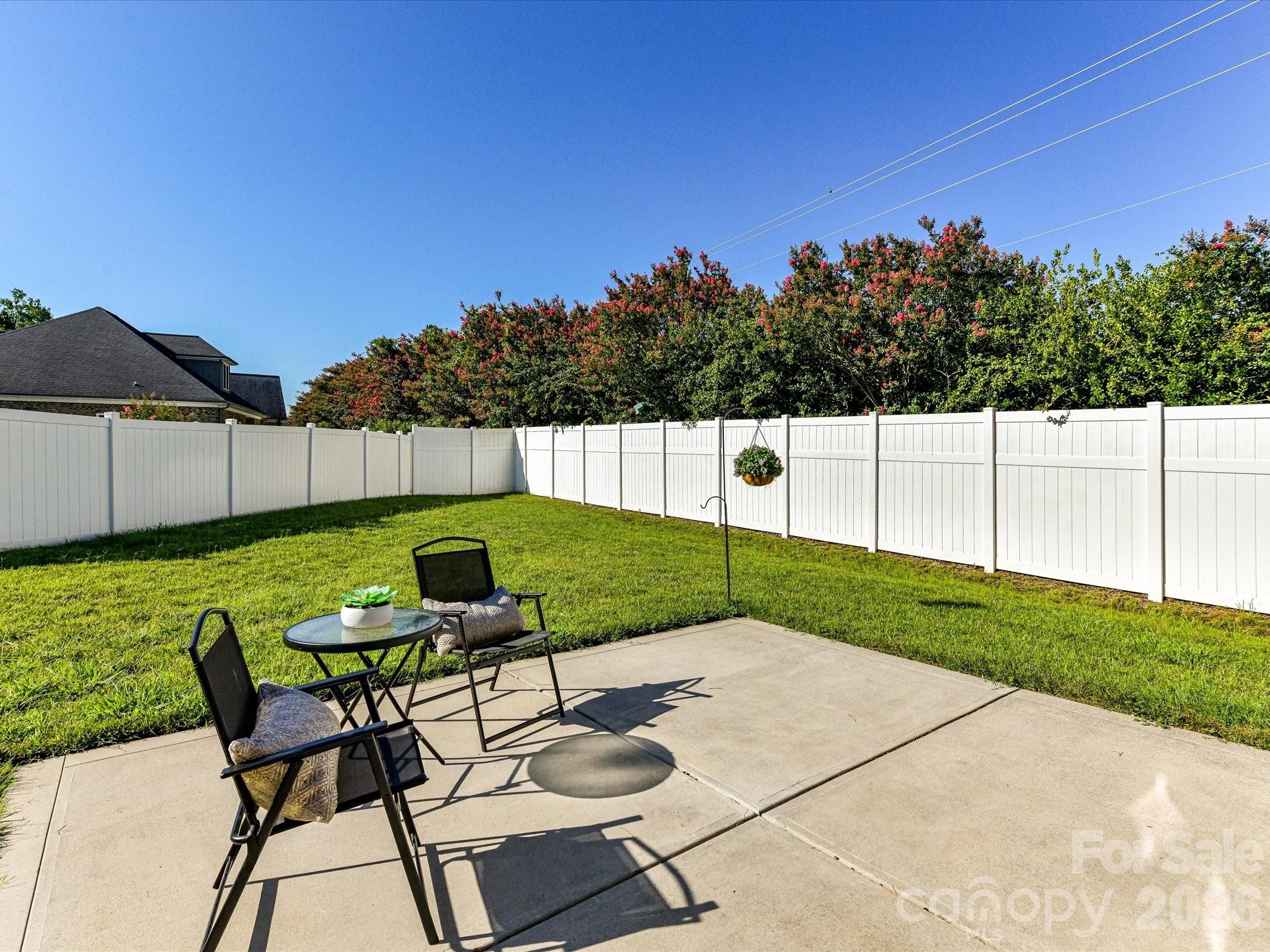 423 Ellicott Lane — Locust