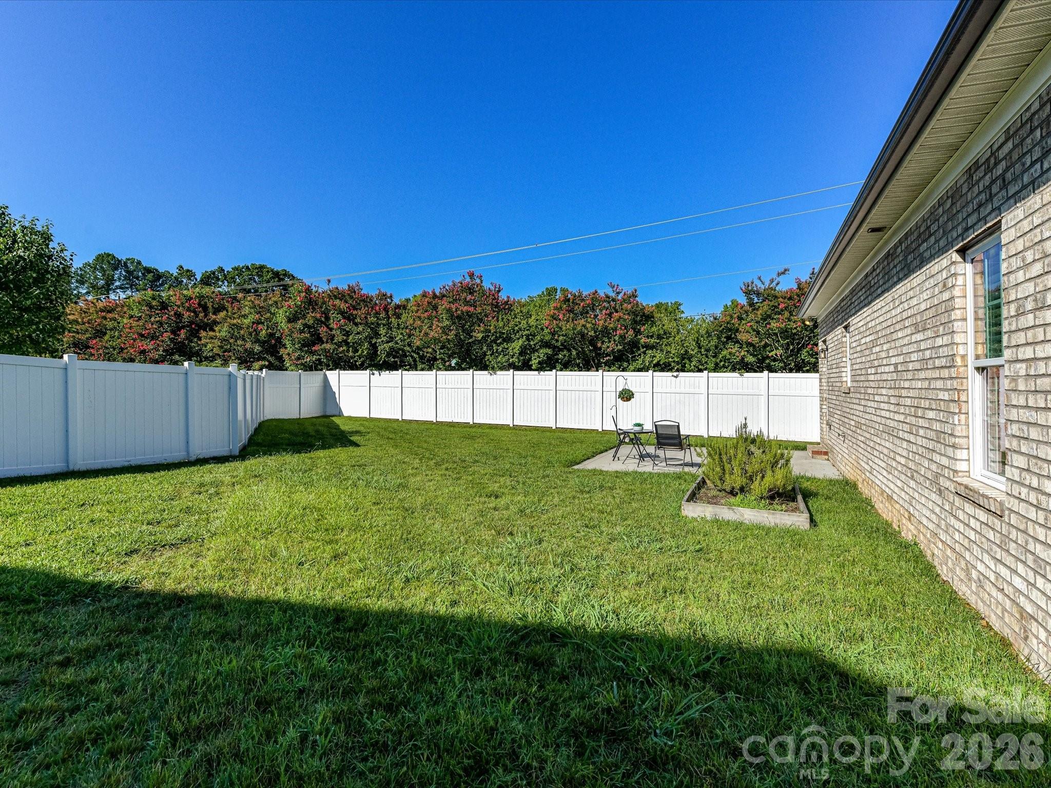 423 Ellicott Lane — Locust