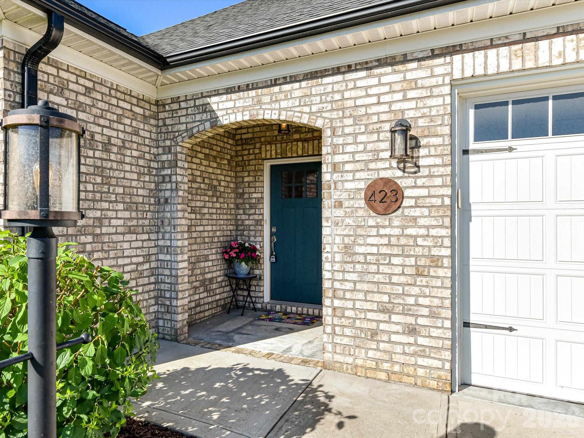 423 Ellicott Lane — Locust