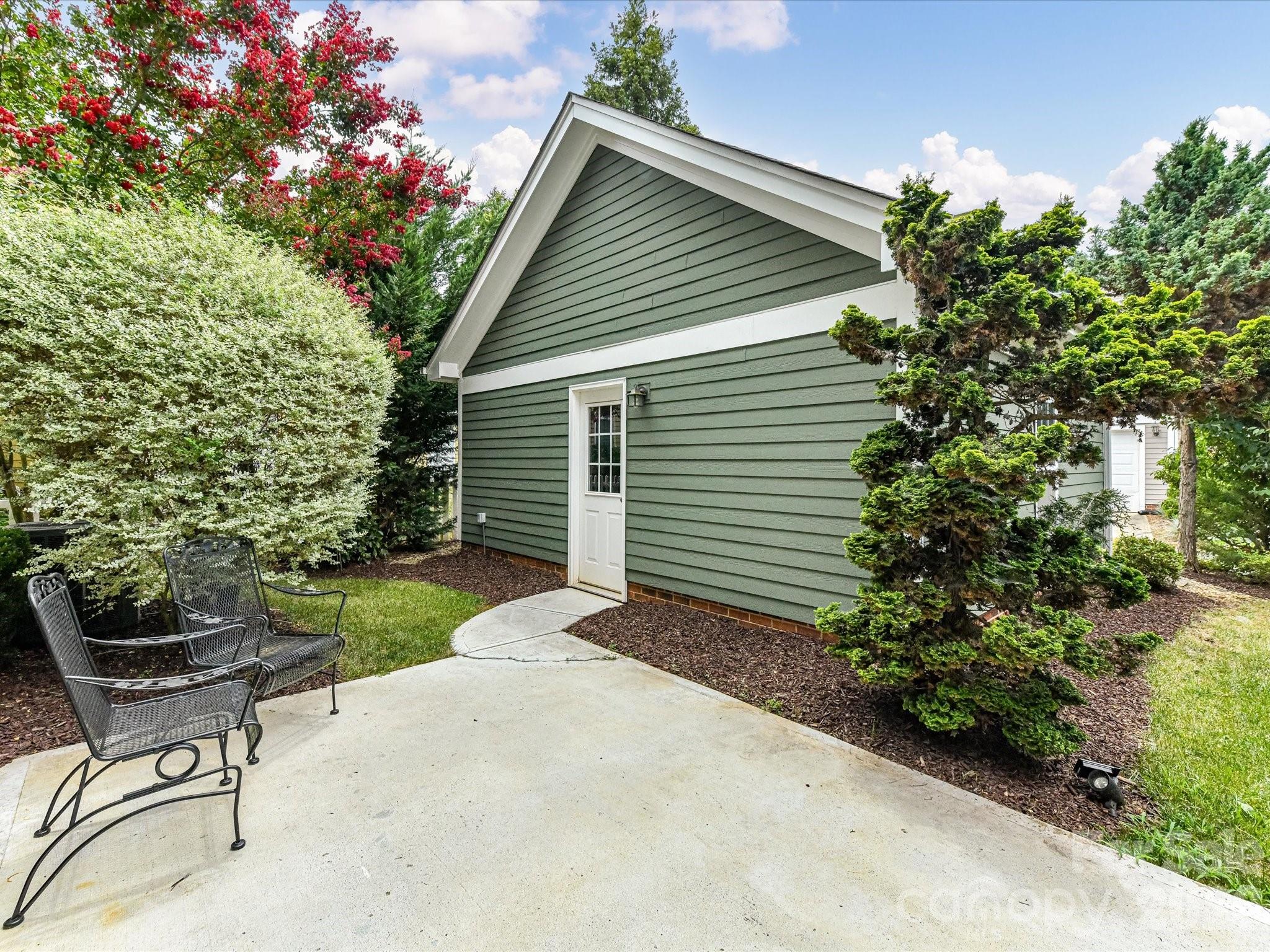 15715 Taviston Street — Huntersville
