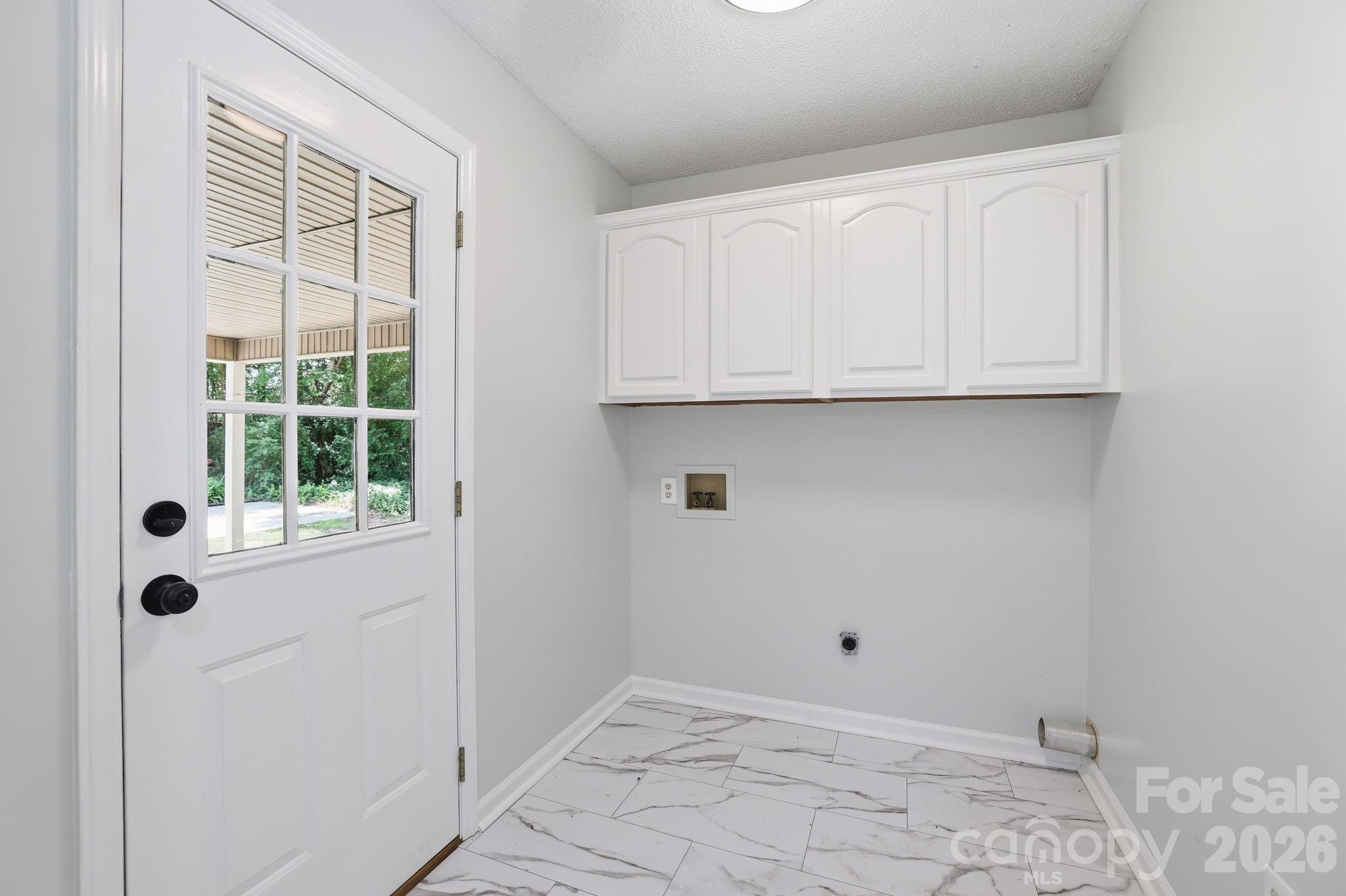 1801 Bridgewood Drive — Lancaster