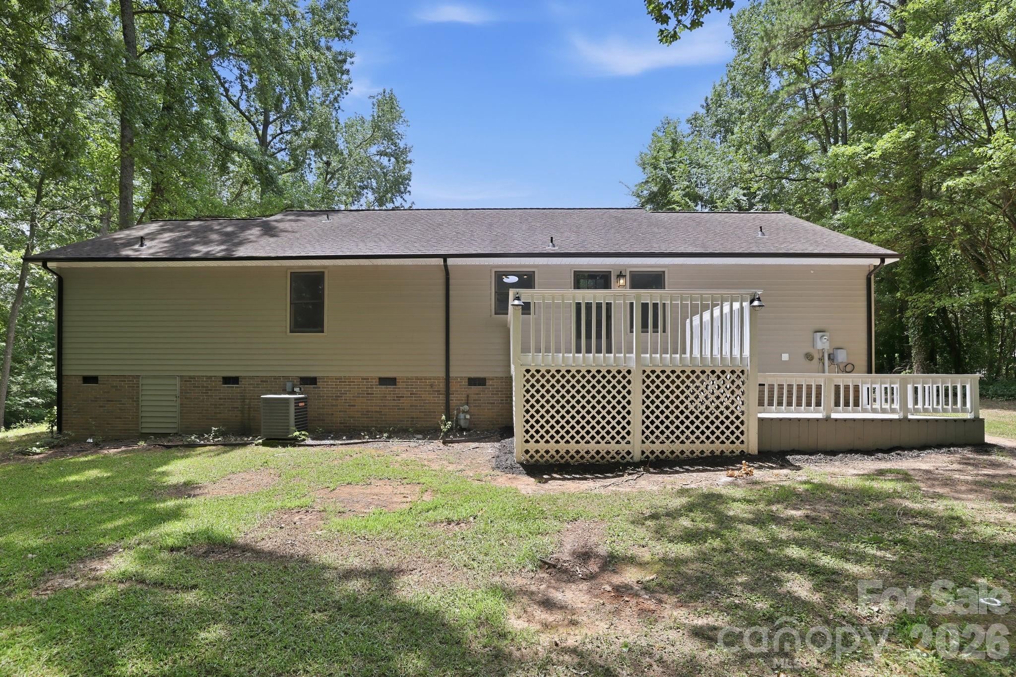 1801 Bridgewood Drive — Lancaster
